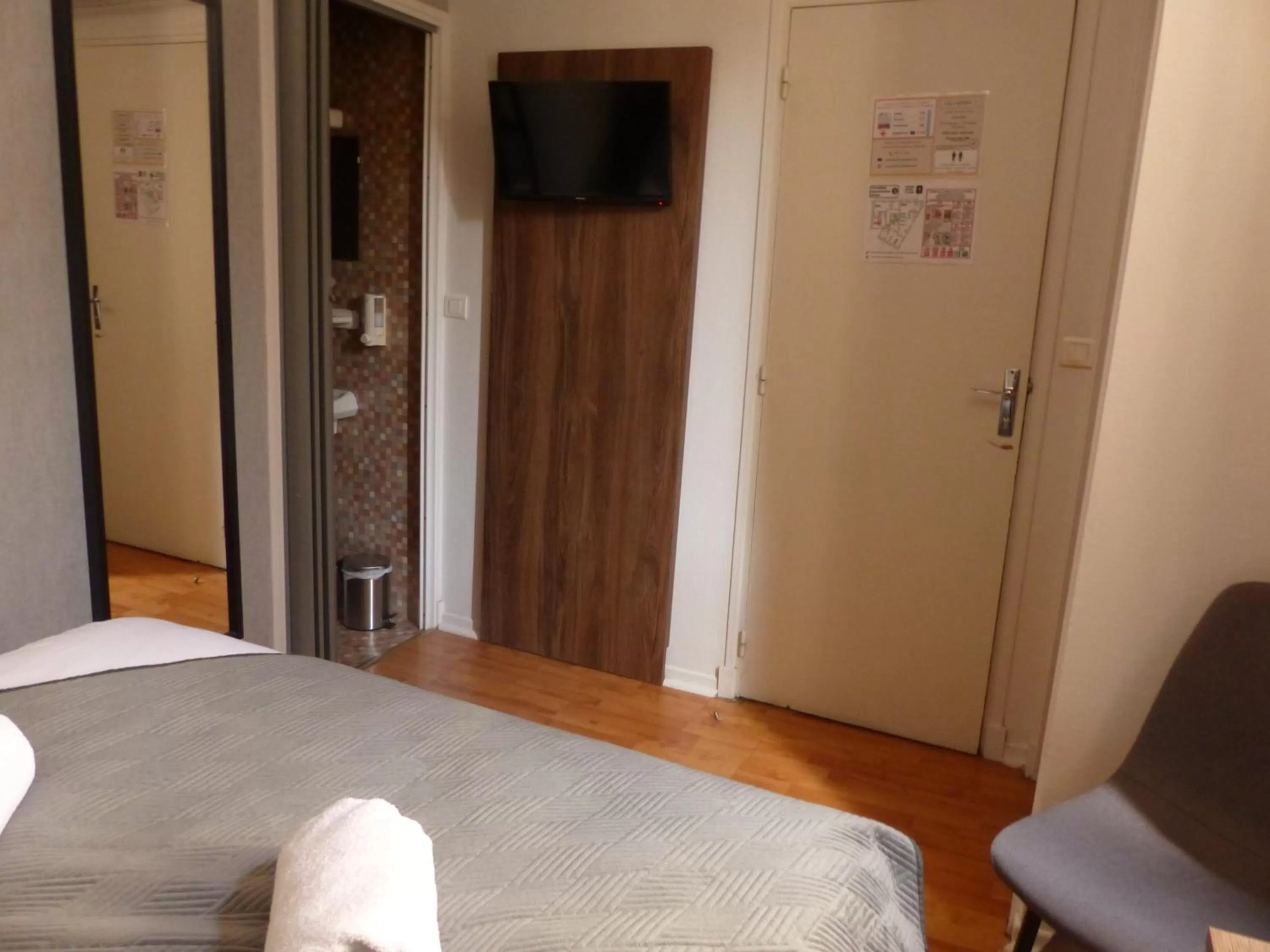 Bed in Hotel Le Rochegude