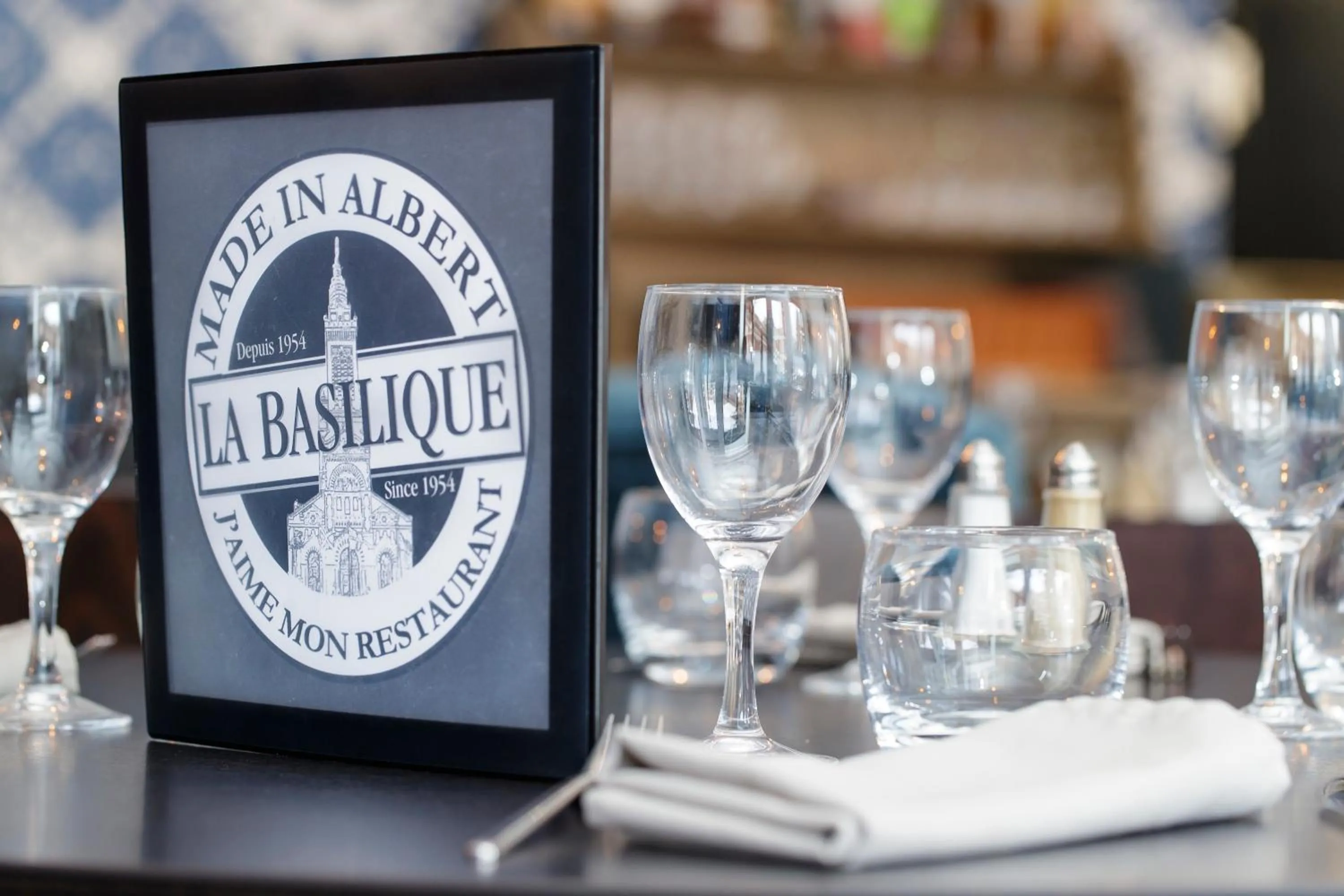 Restaurant/places to eat in Logis Hotel & Restaurant de la Basilique