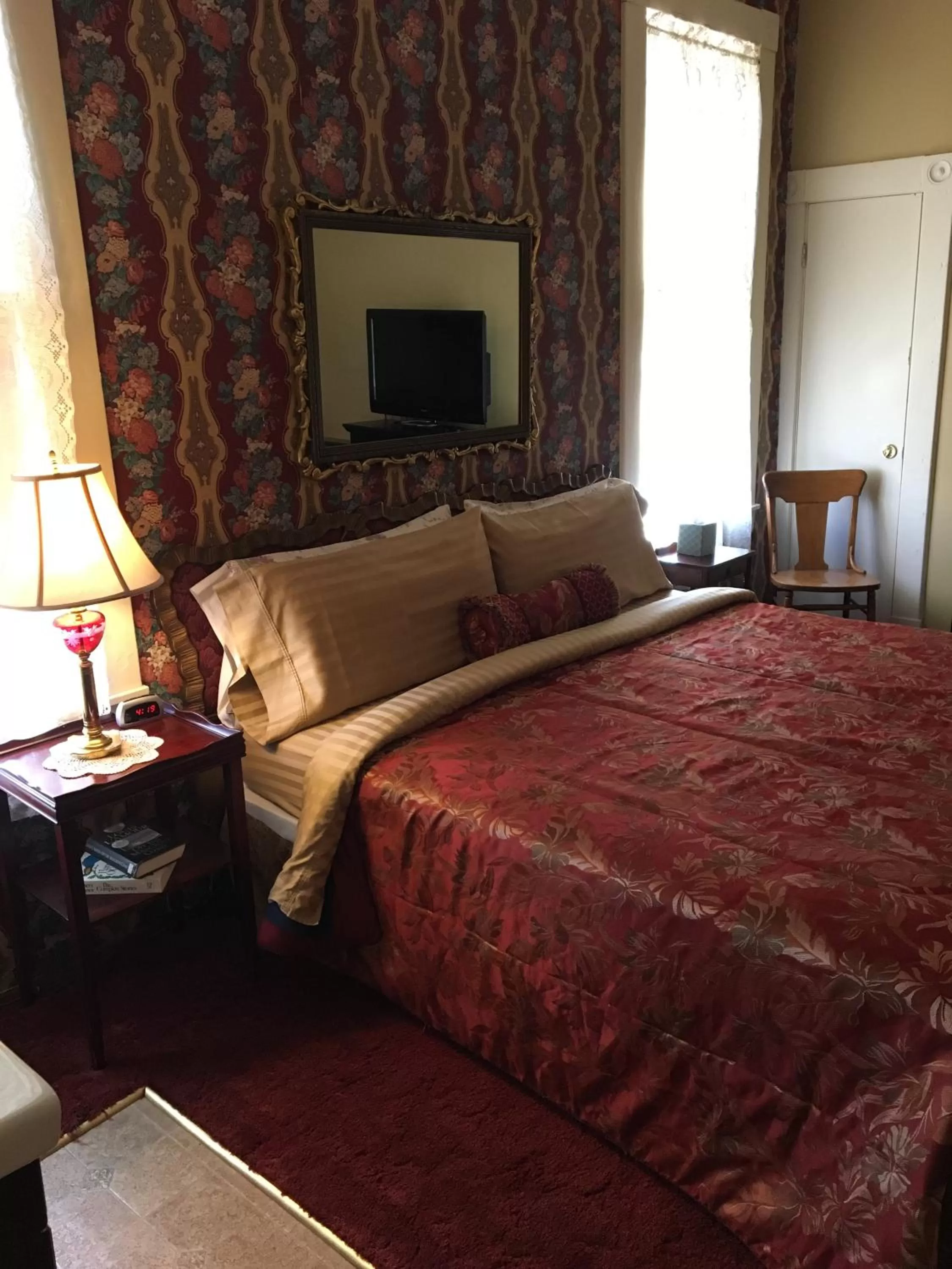 Bed in The Courtland Hotel & Spa