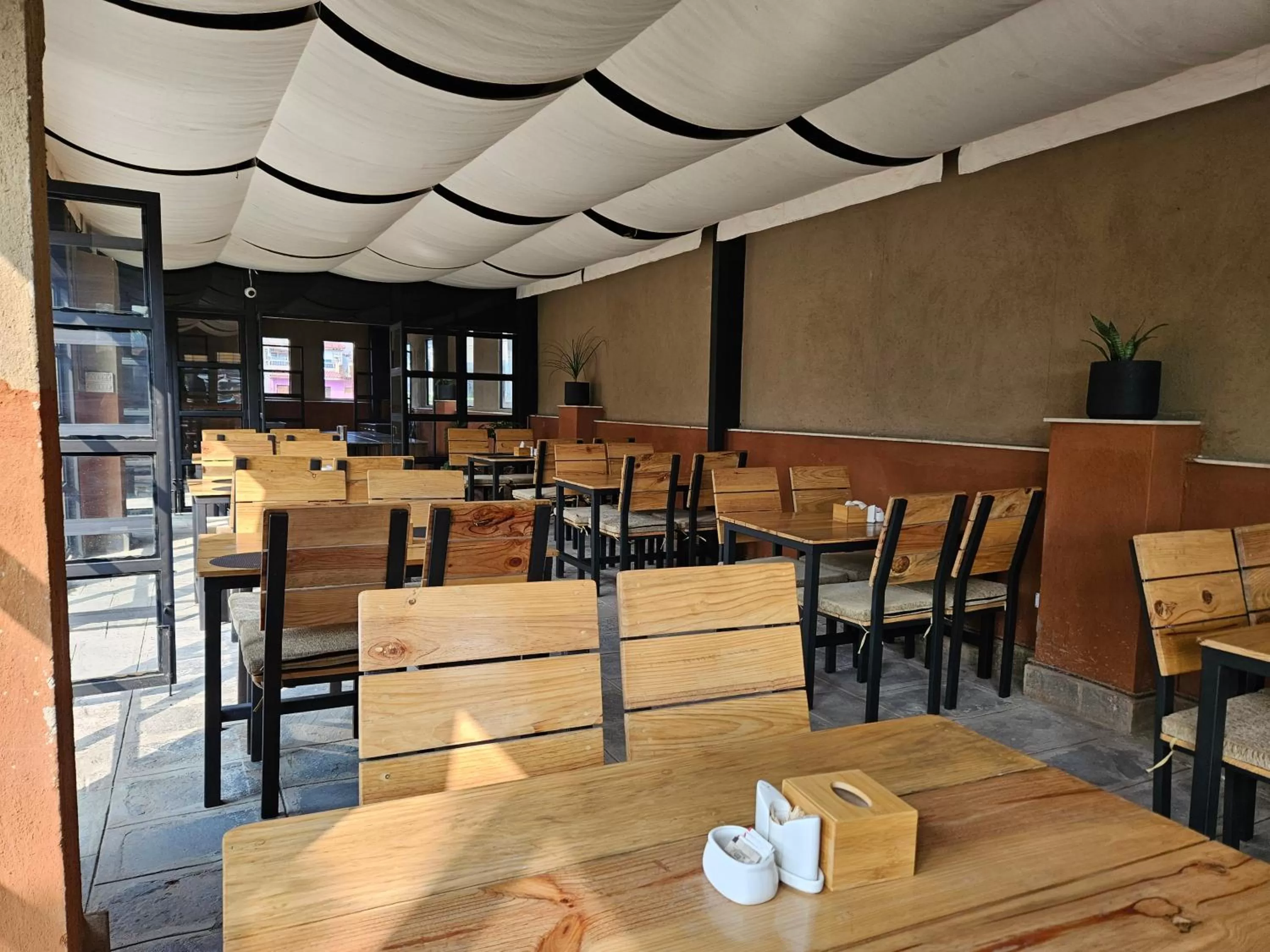 Restaurant/Places to Eat in Mandala Heritage Inn