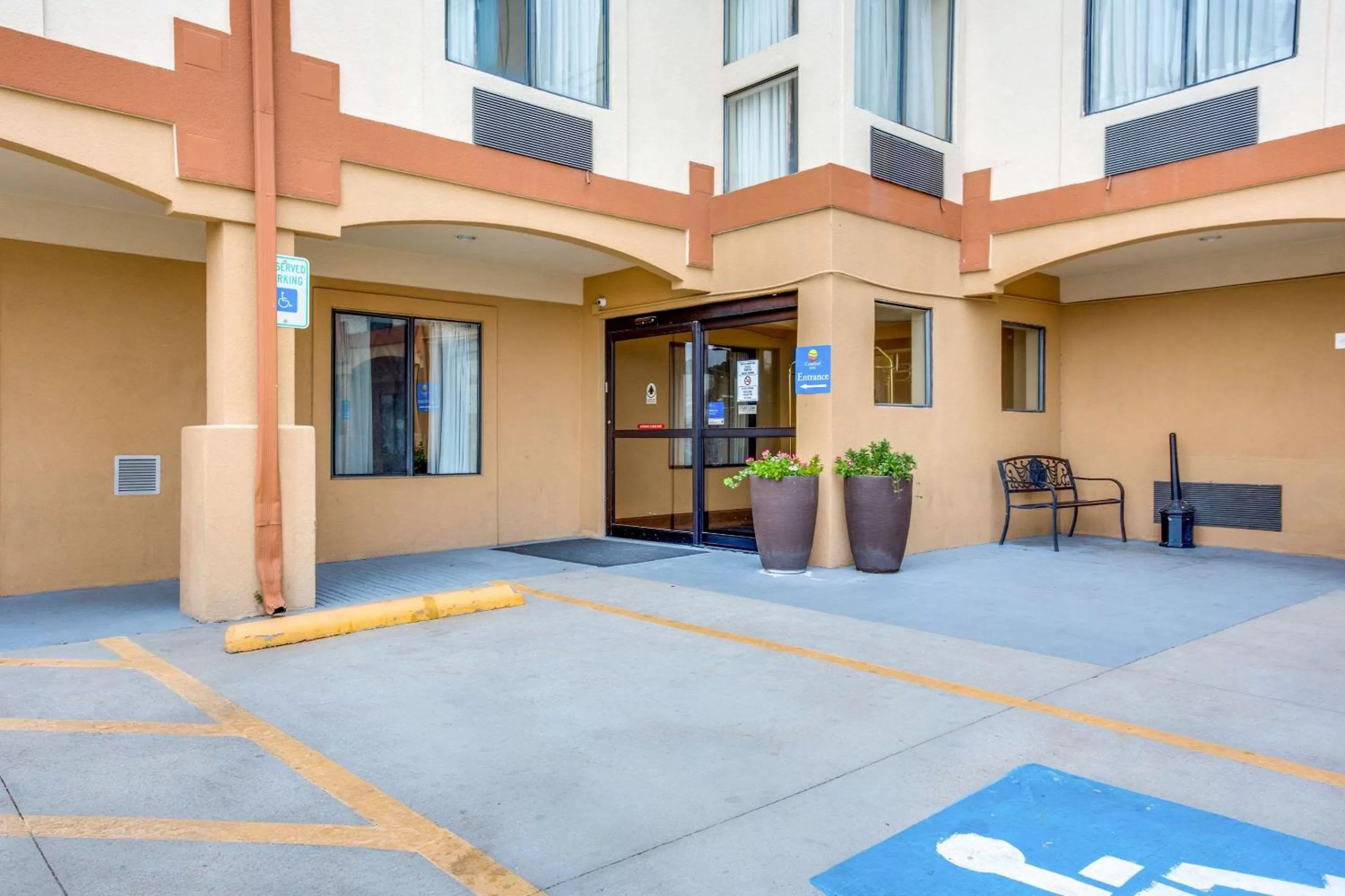 Property building in Comfort Inn & Suites Love Field-Dallas Market Center