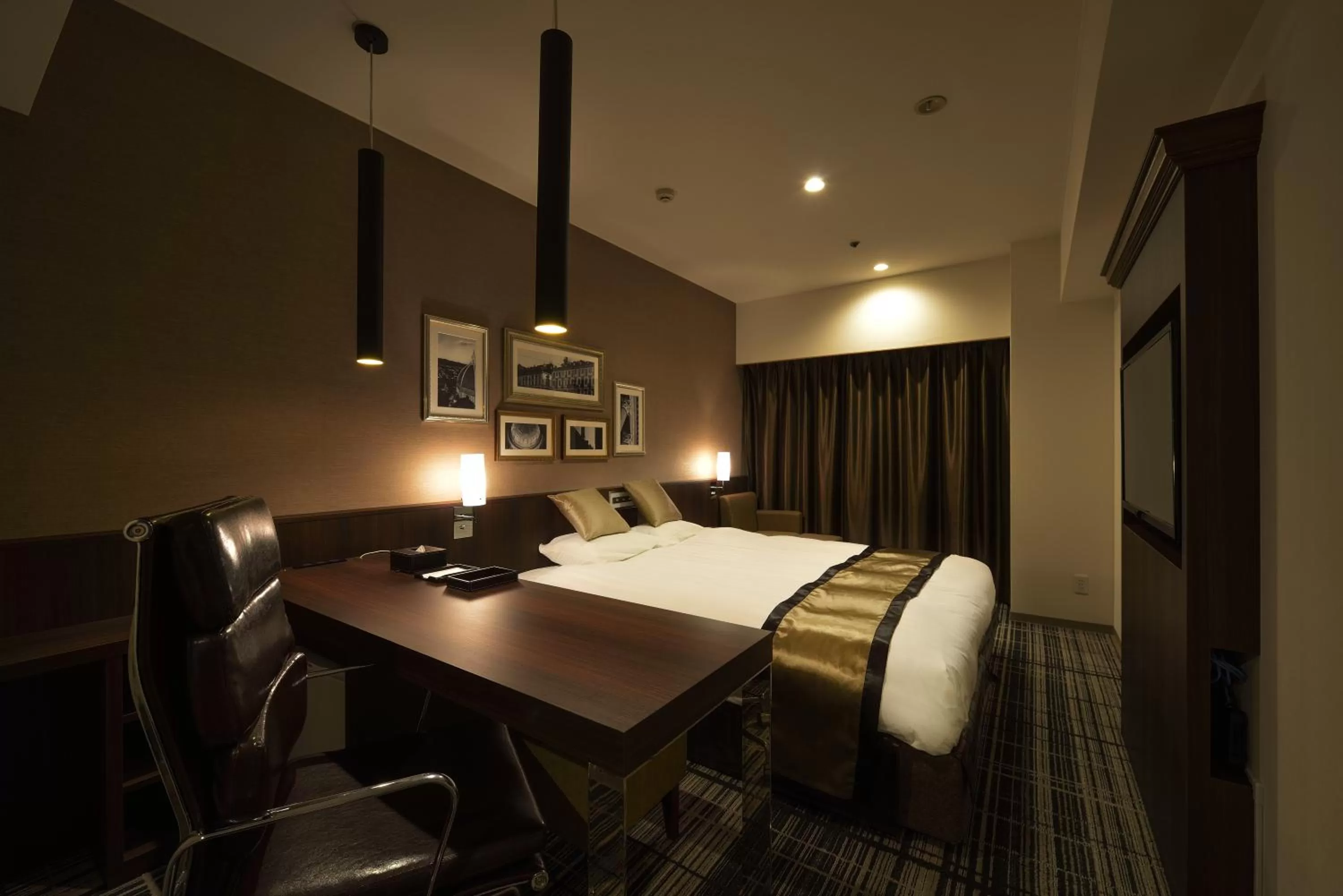 Bedroom, Bed in The Italia Ken