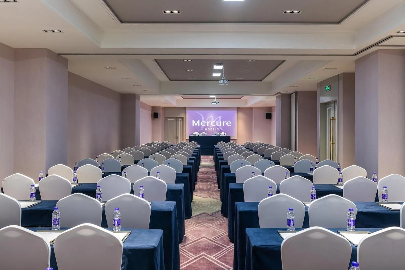 Meeting/conference room in Mercure Hangzhou Xixi Wetland