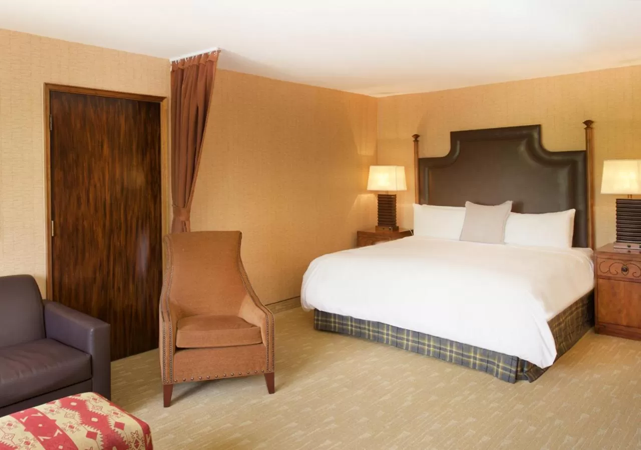 Bed in Lake Arrowhead Resort & Spa