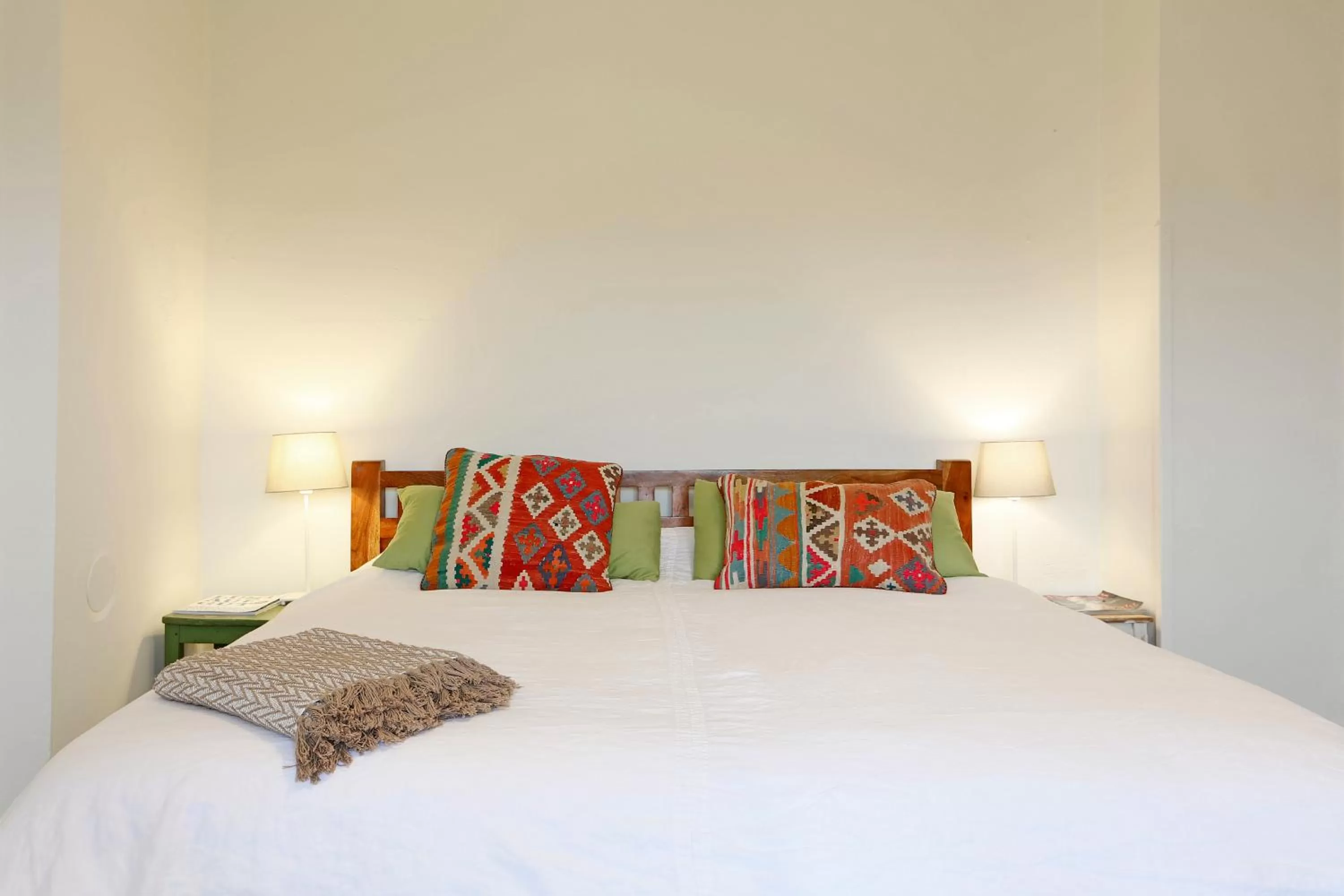 Decorative detail, Bed in Liegen;schaft Guesthouse