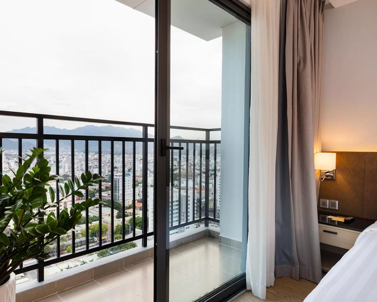 Balcony/Terrace, Bed in DQua Hotel