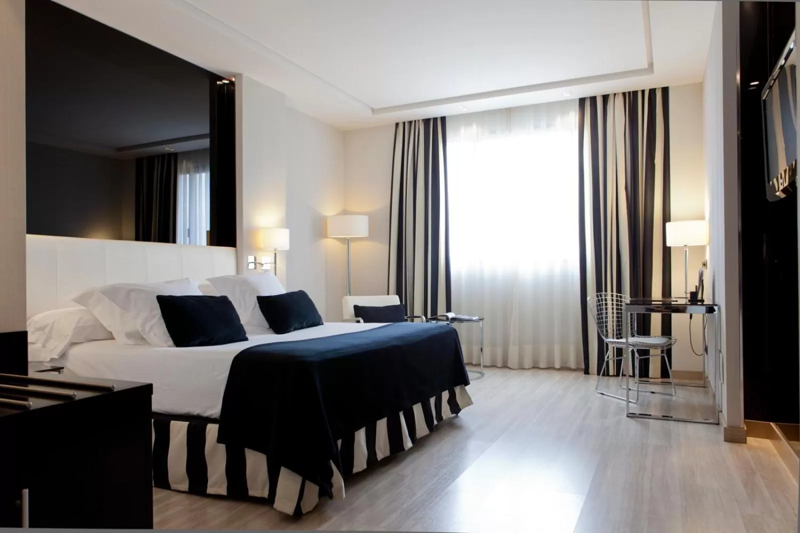 Photo of the whole room, Bed in Hotel Maydrit Airport