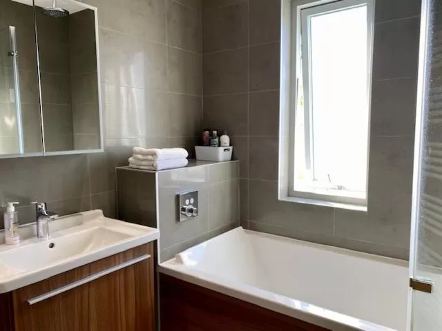 Bathroom in 72 Ashley Road