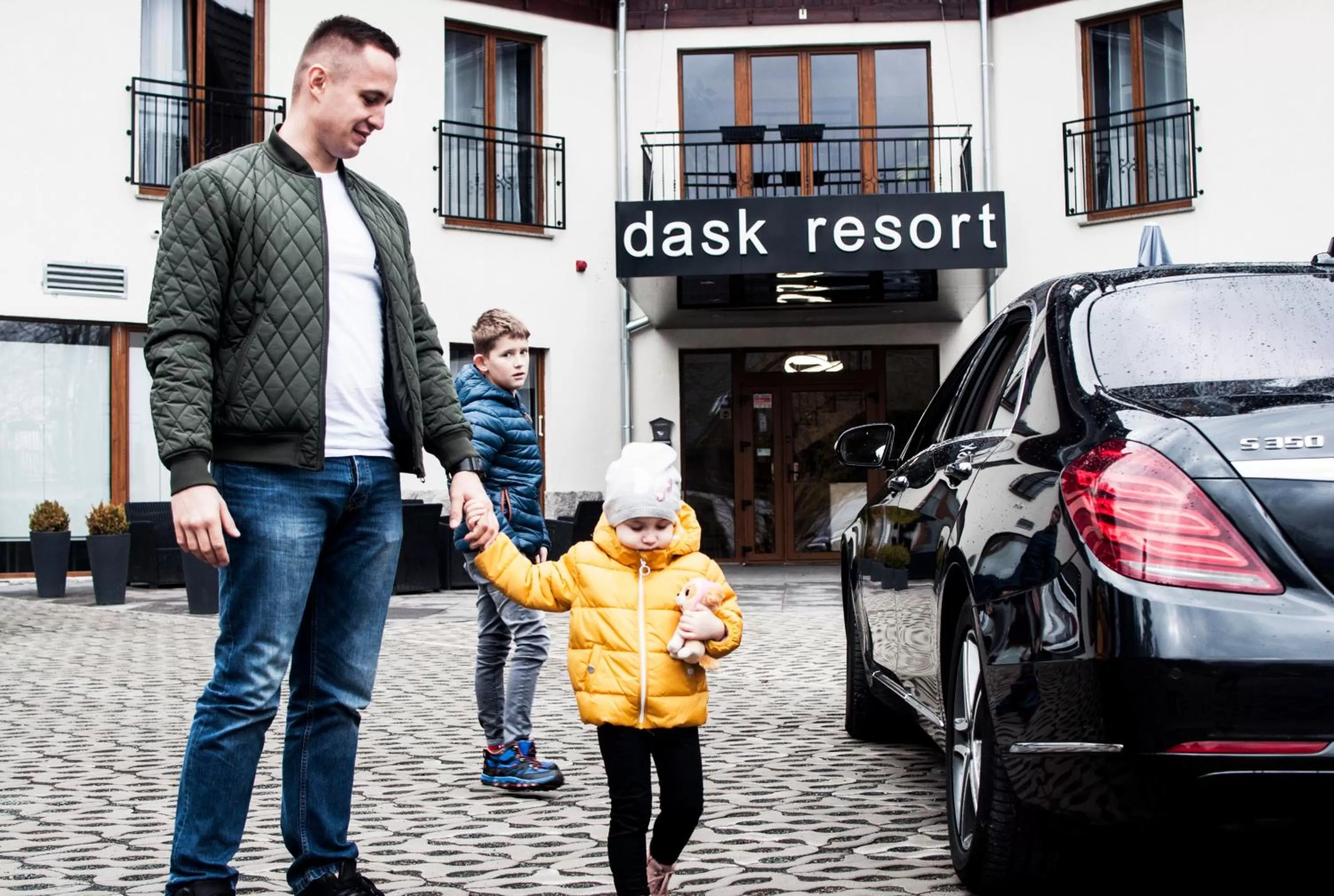 People in dask resort