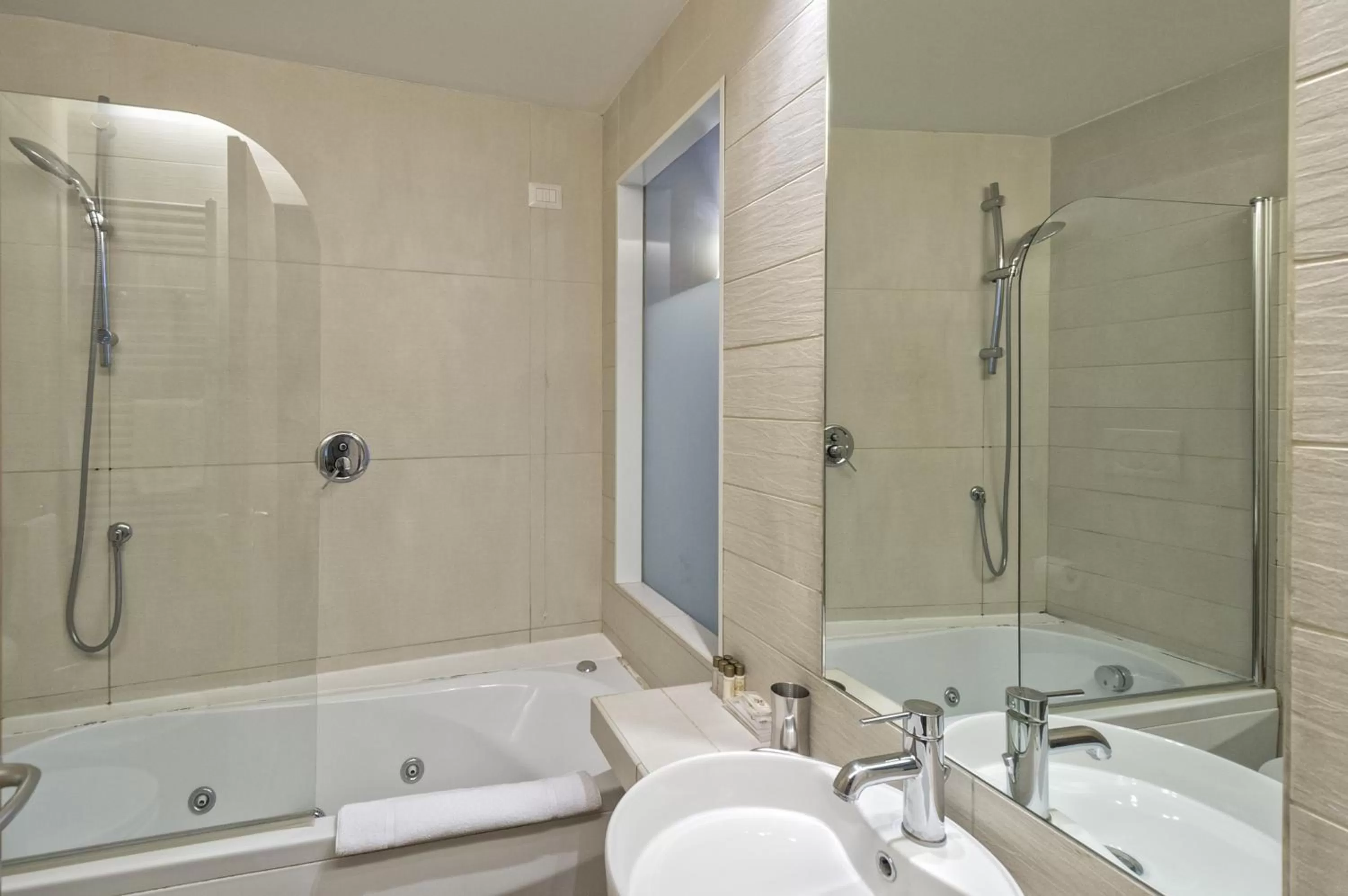 Bathroom in Little Queen Suite