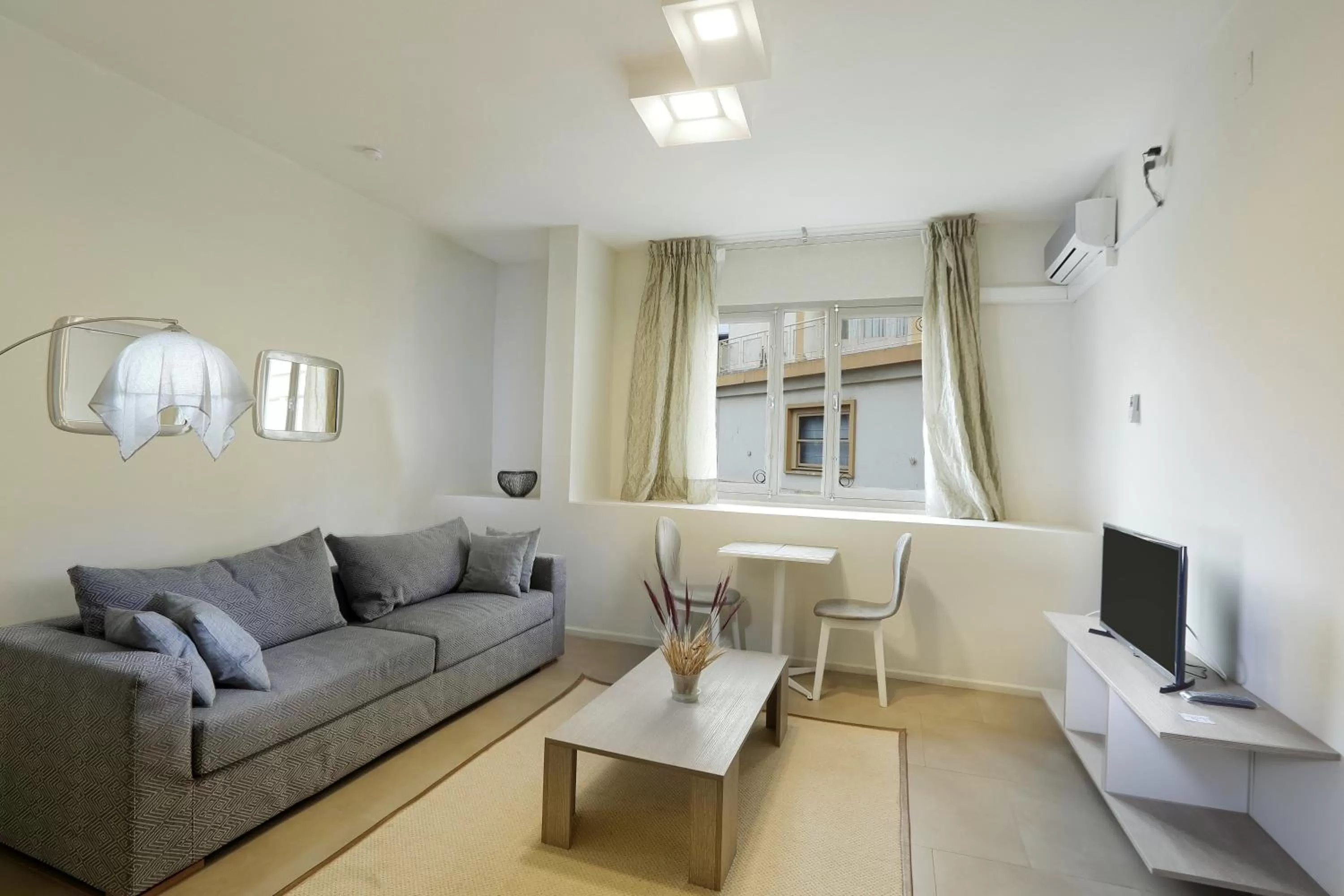 TV and multimedia in Hotel La Villette