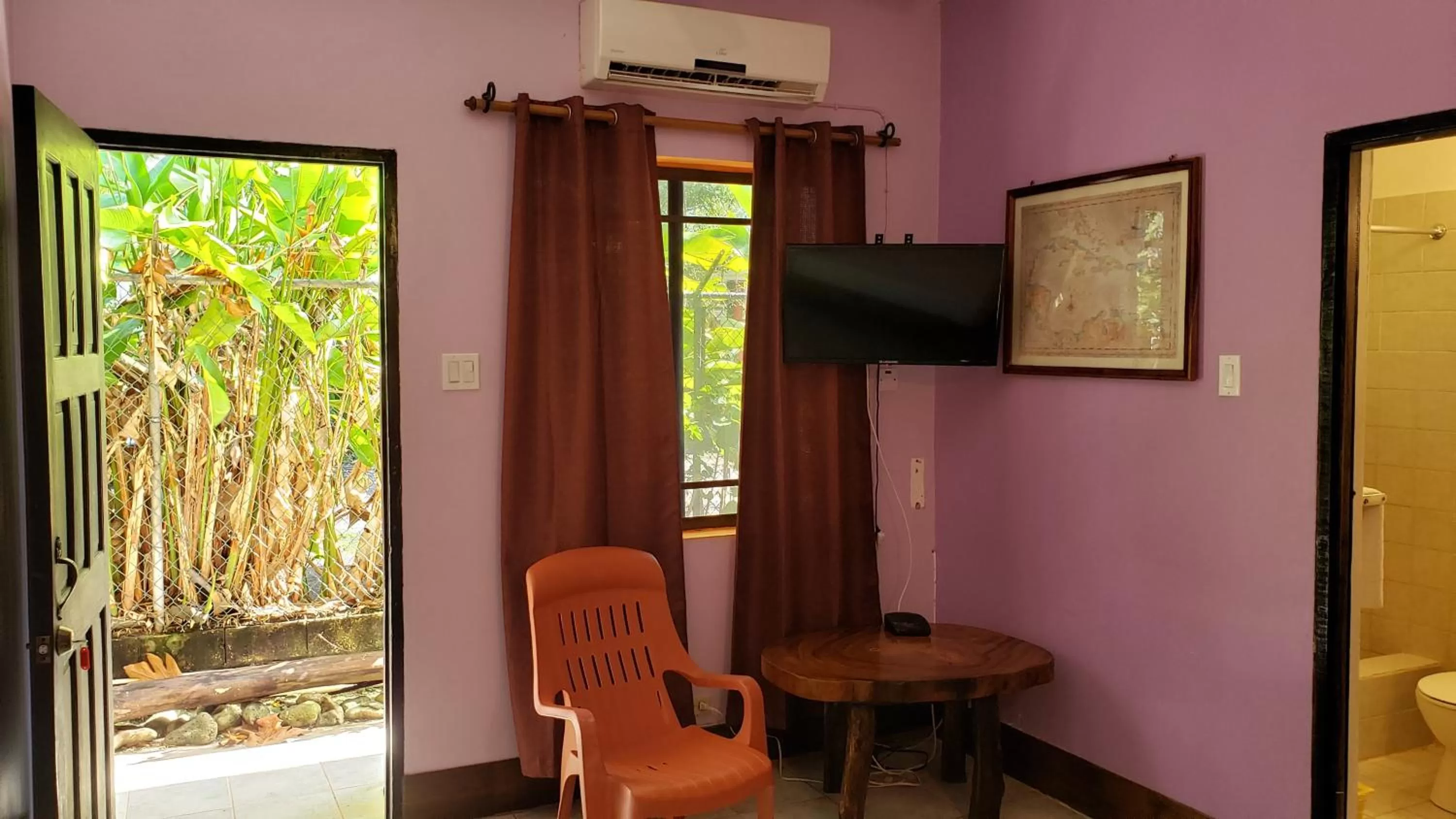 TV and multimedia in Sunrise Club Hotel