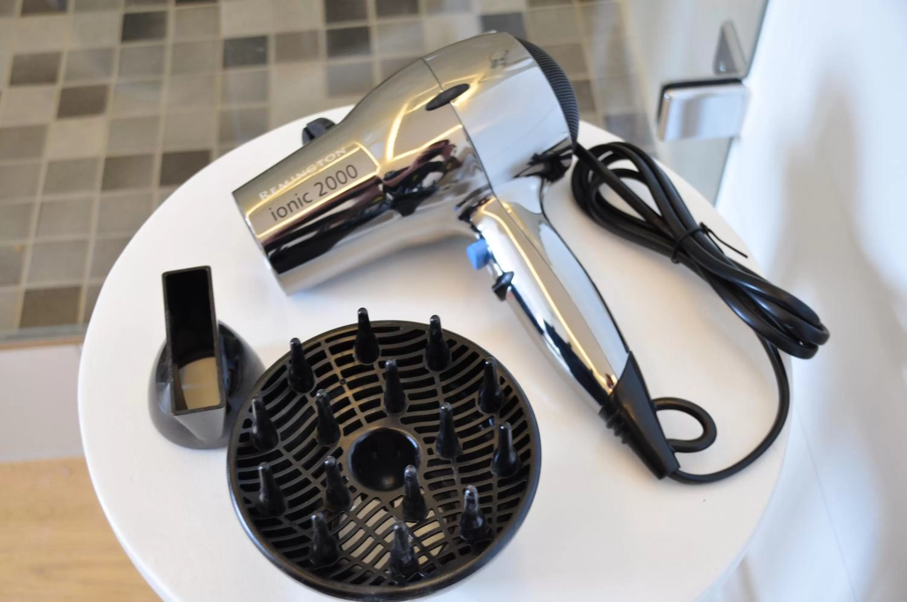 Decorative detail in Six! Eat Work Sleep