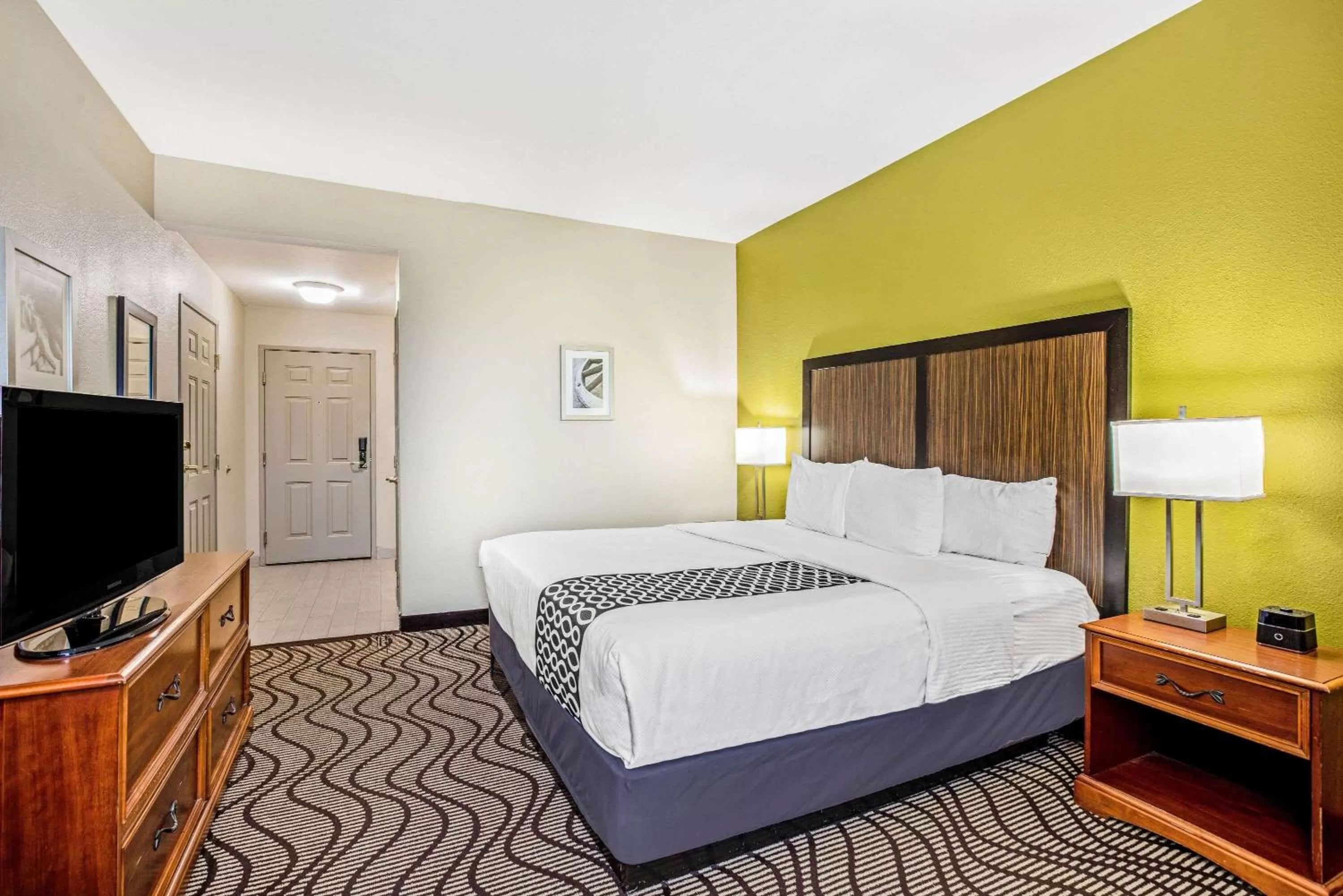 Photo of the whole room in La Quinta by Wyndham Corpus Christi Northwest