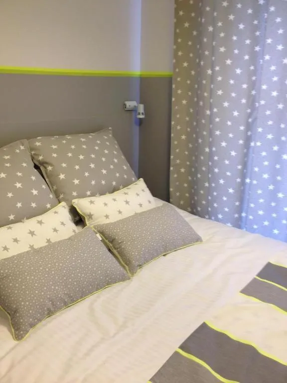 Bed in Hôtel de la Croix-Rousse