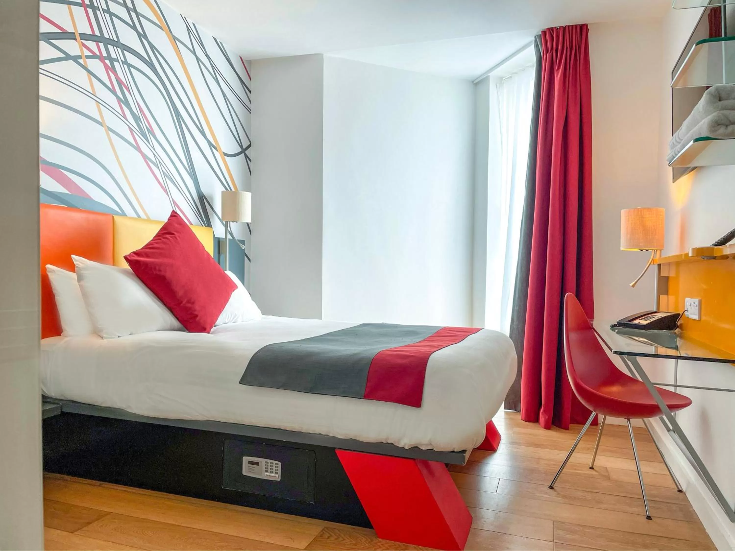 Superior Double Room in Four Points Flex by Sheraton Cardiff