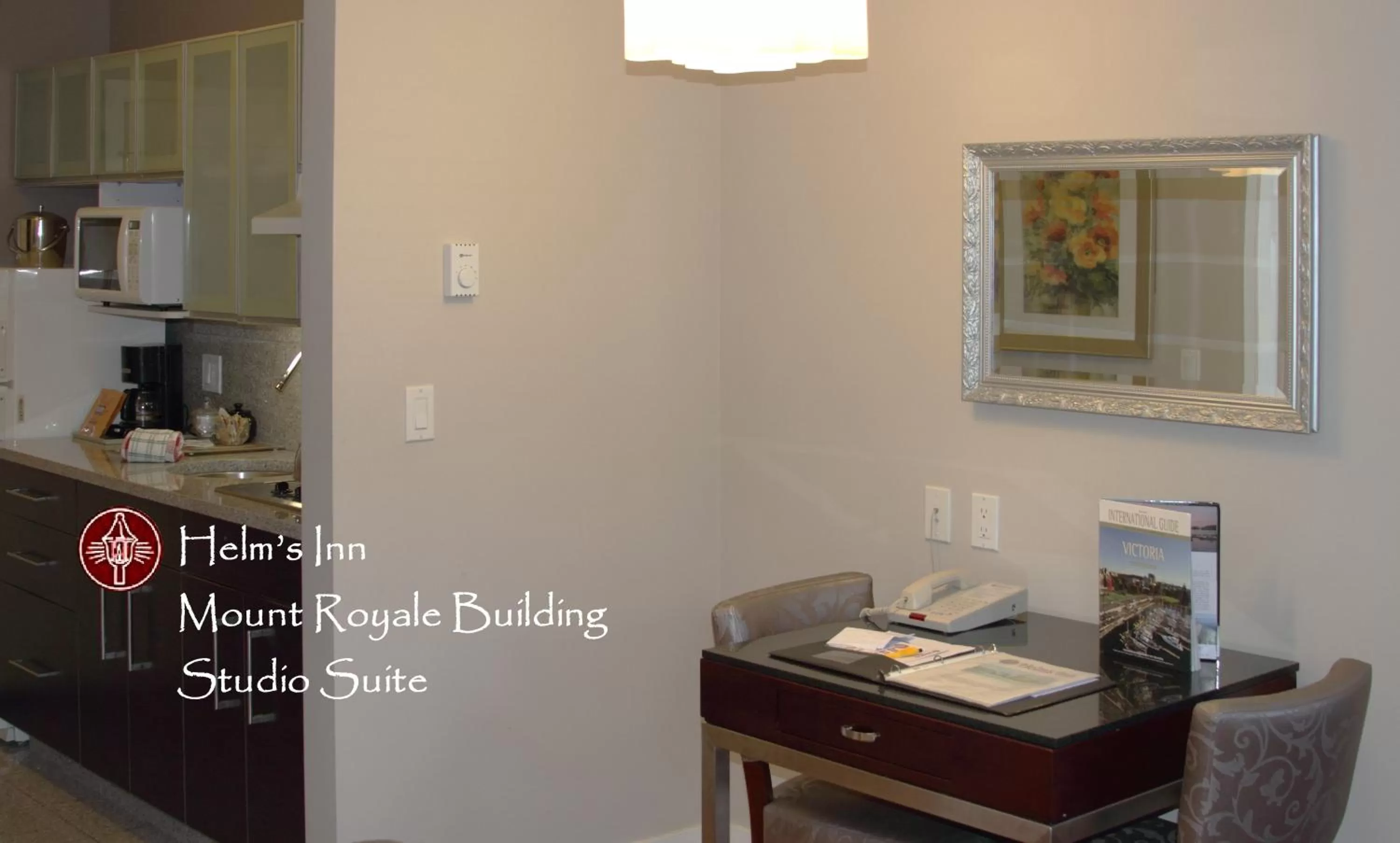 Kitchen or kitchenette in Helm's Inn