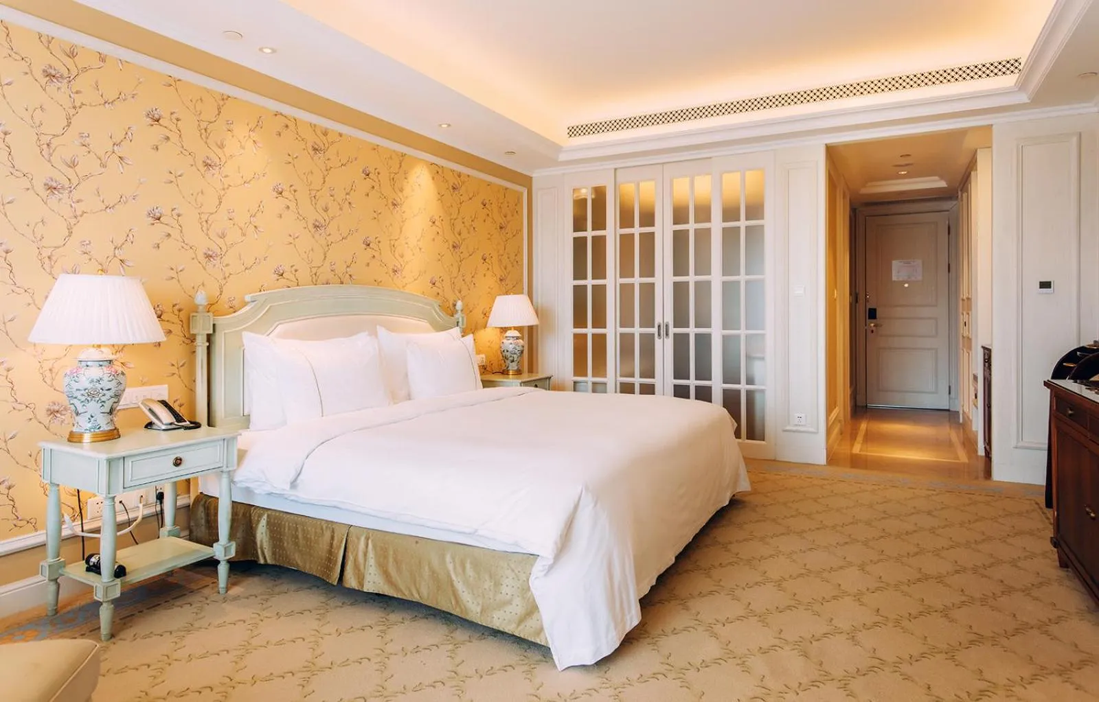 Photo of the whole room, Bed in Orient-Anyi international Hotel