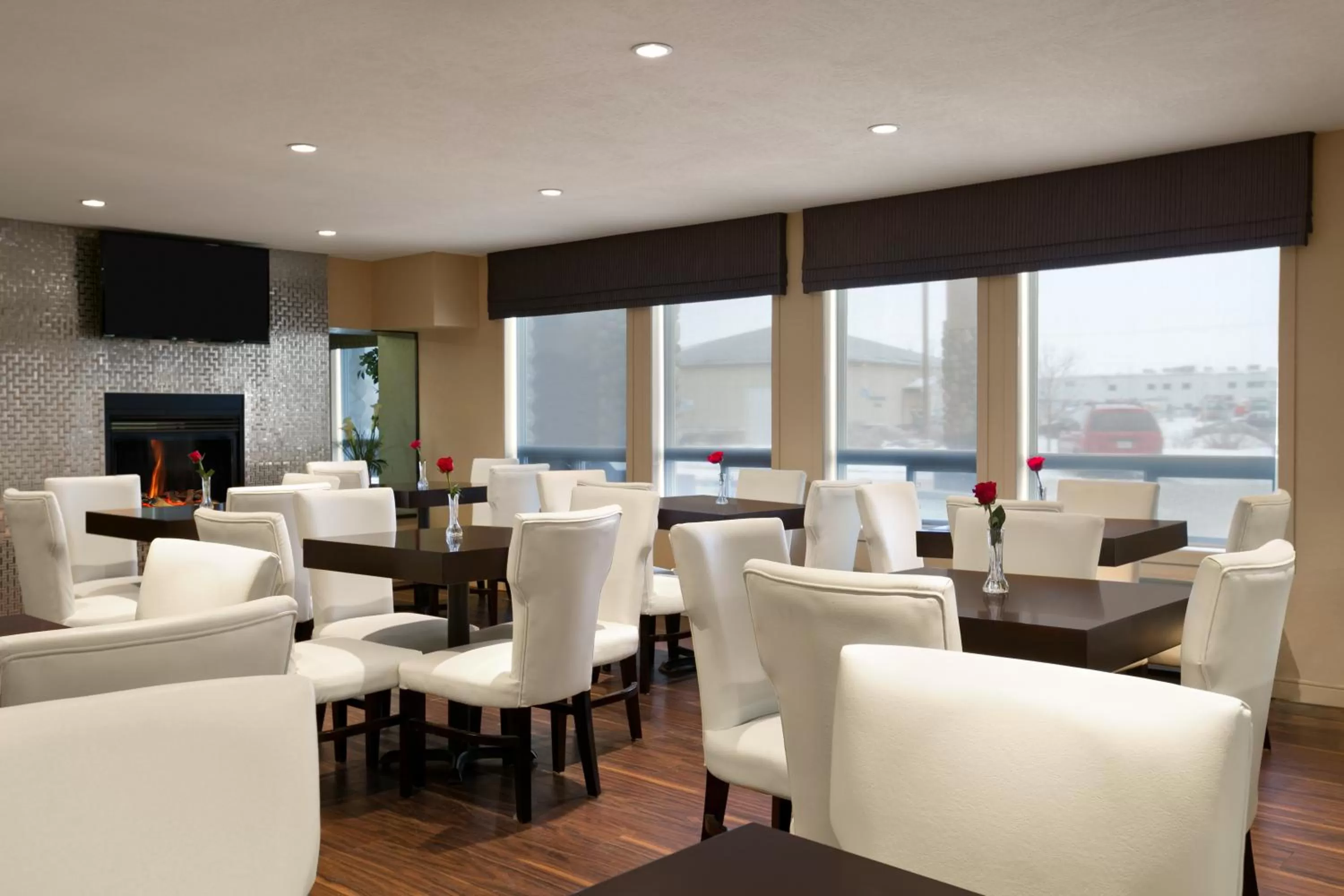 Lounge or bar in Days Inn by Wyndham Regina