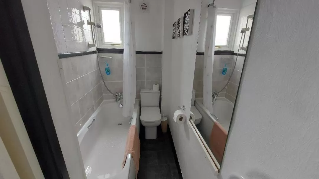 Shower, Bathroom in The Clifton at Paignton