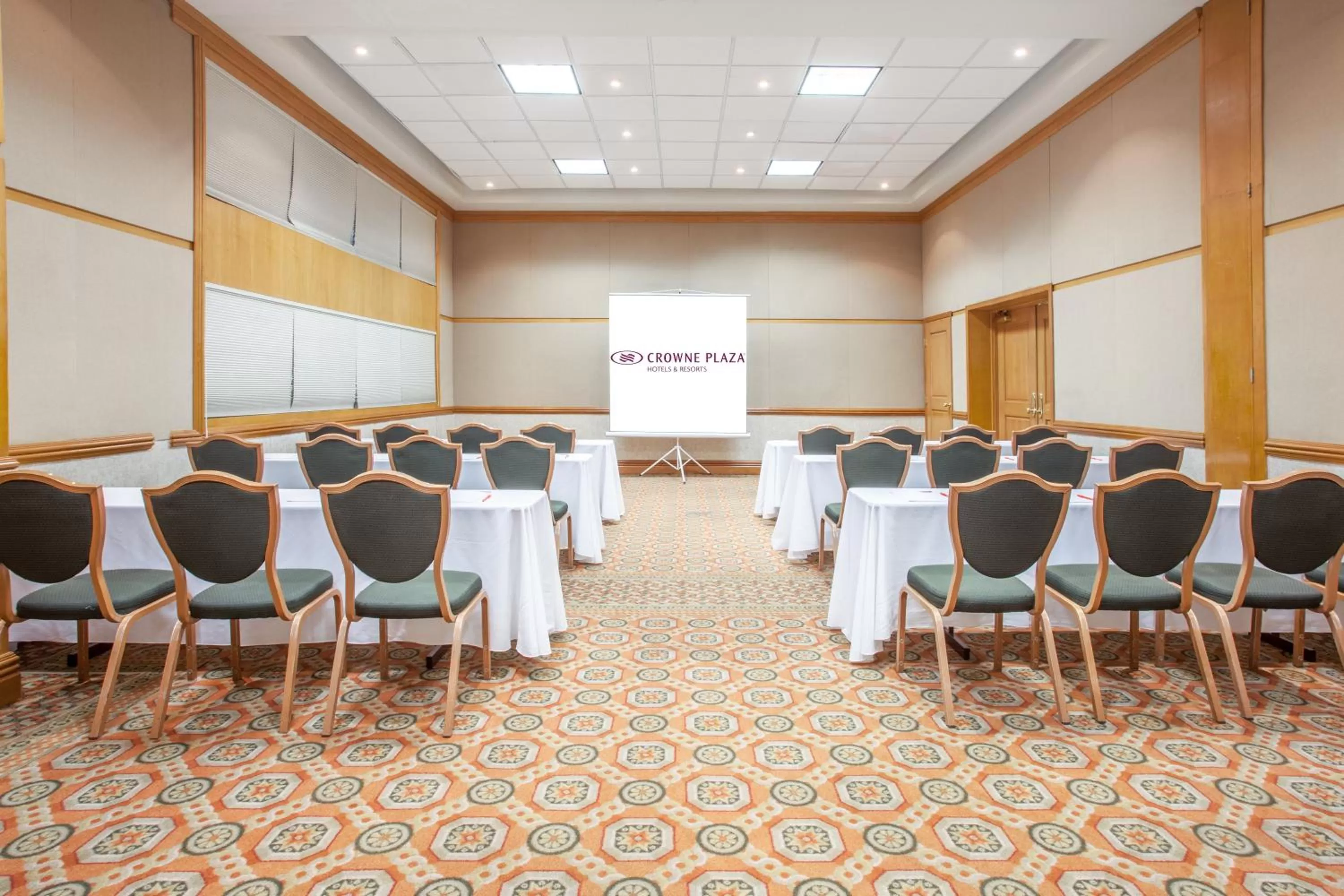 Meeting/conference room in Crowne Plaza Torreon by IHG