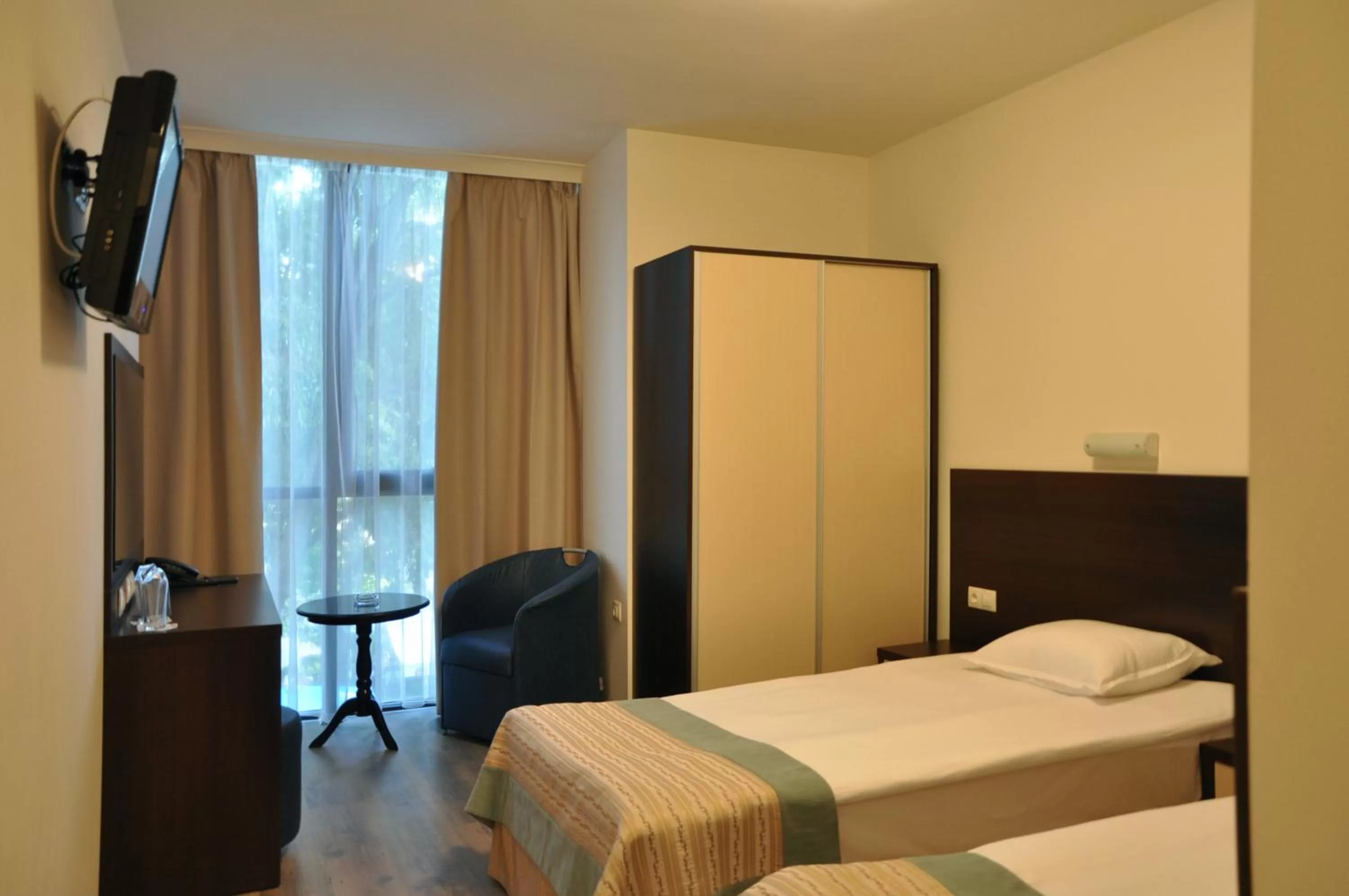 Bed in Hotel Burgas Free University