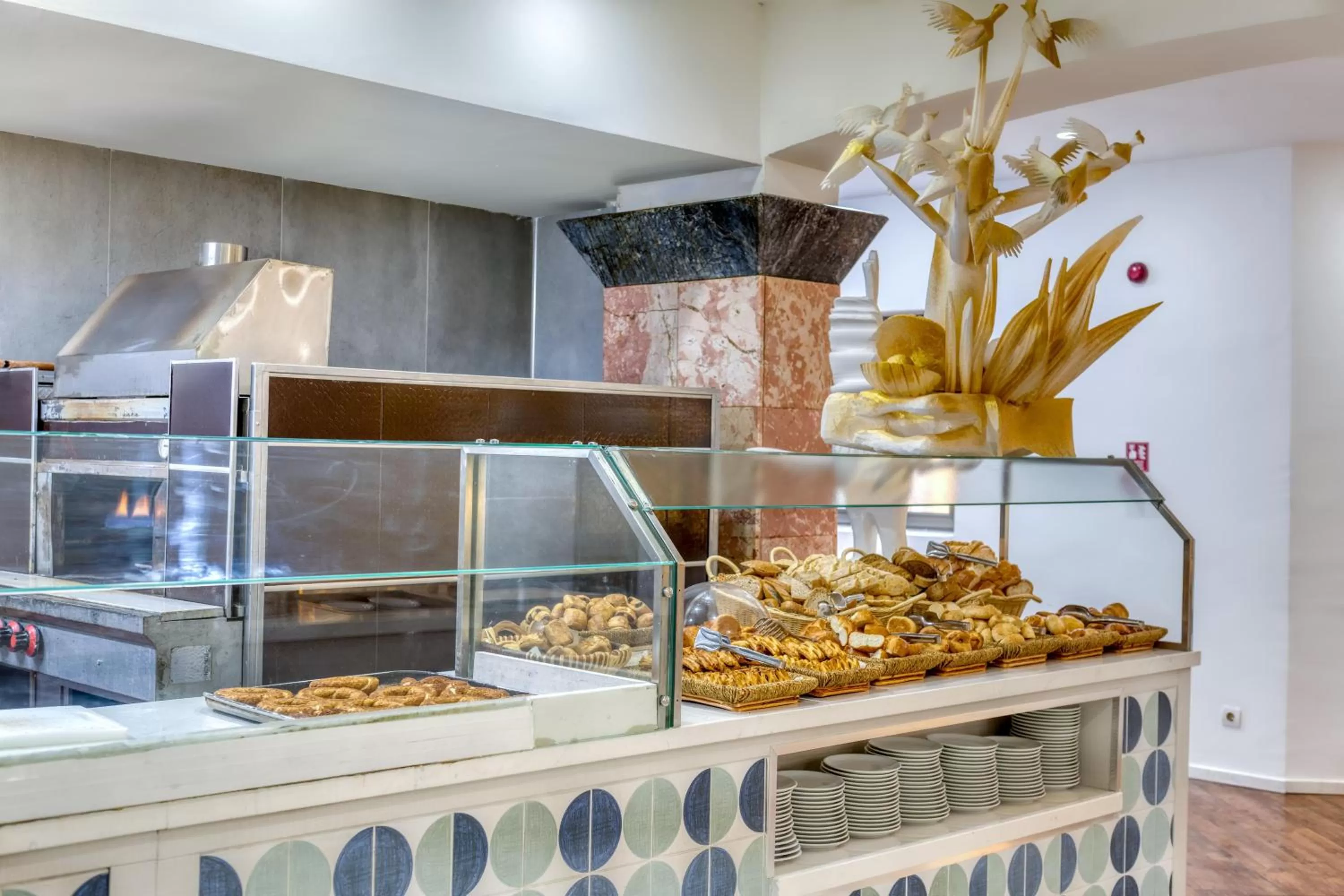 Restaurant/places to eat in Asteria Collection Side