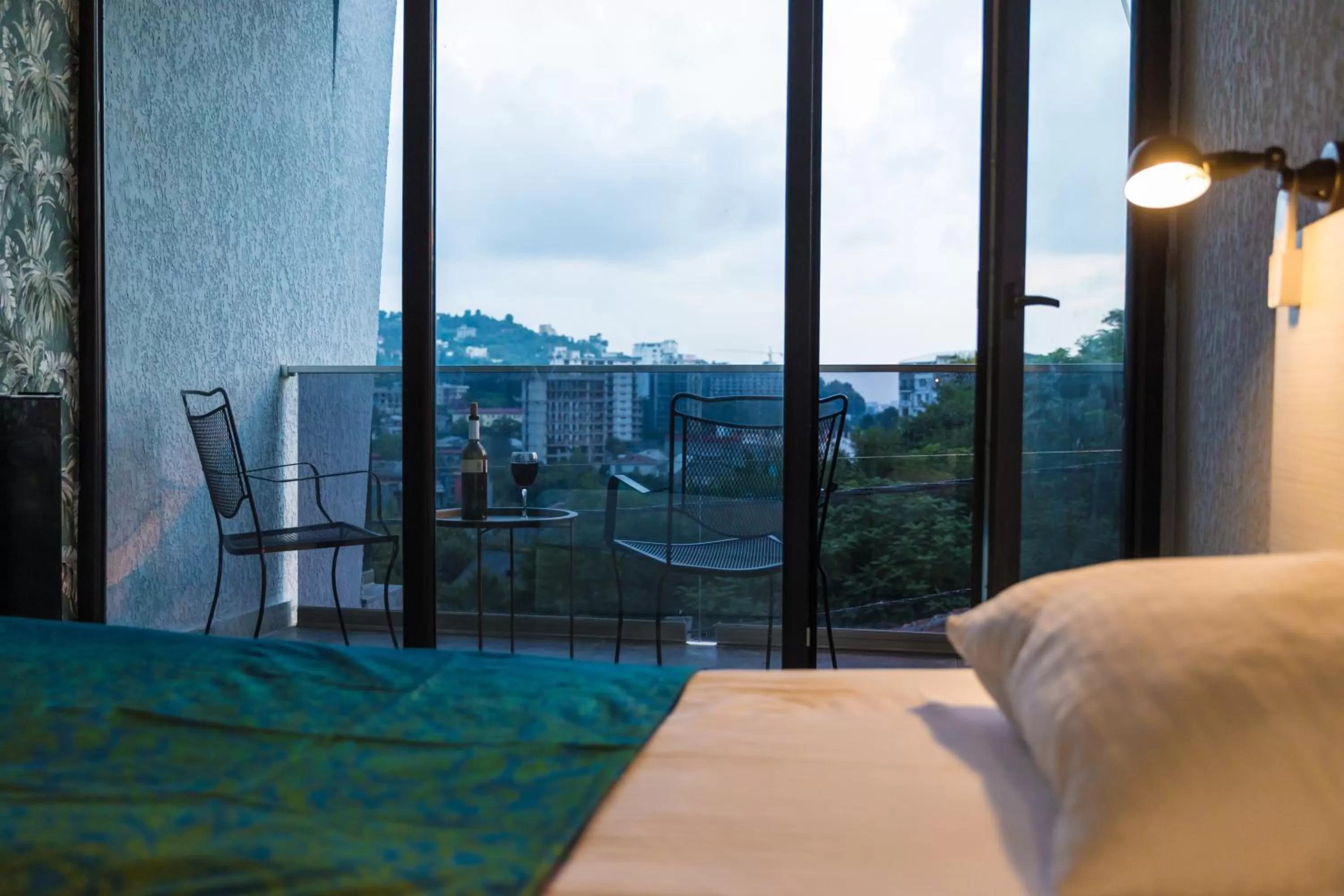 City view, Bed in TJ GARDENS