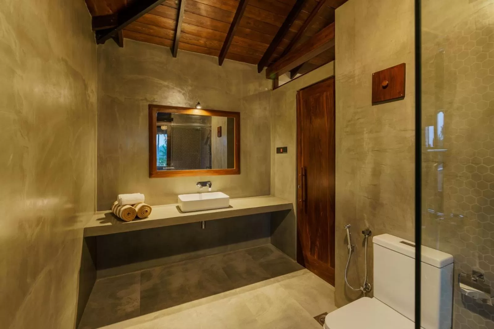 Bathroom in Kiss Blossom