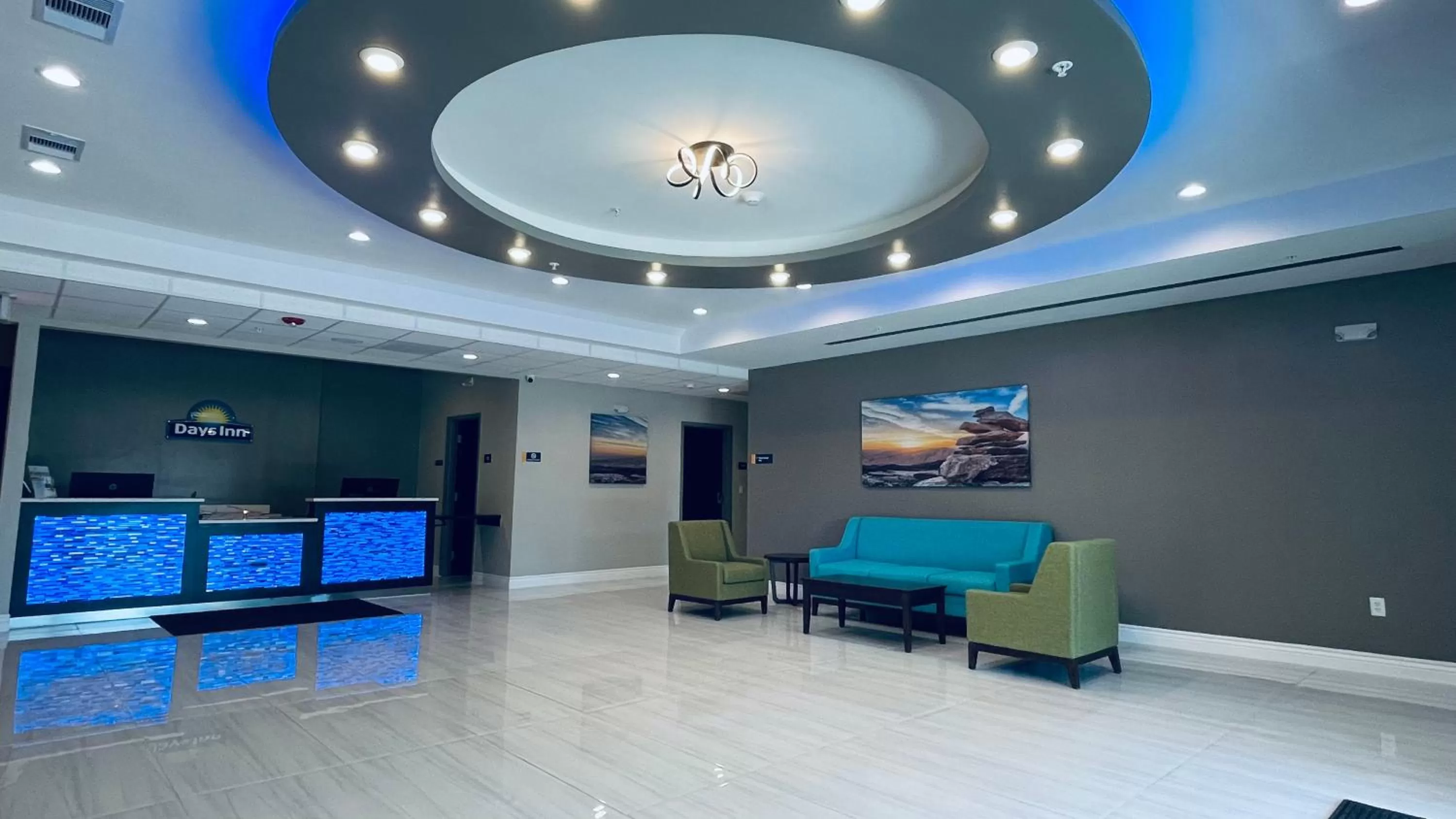 Lobby or reception in Days Inn & Suites by Wyndham Greater Tomball