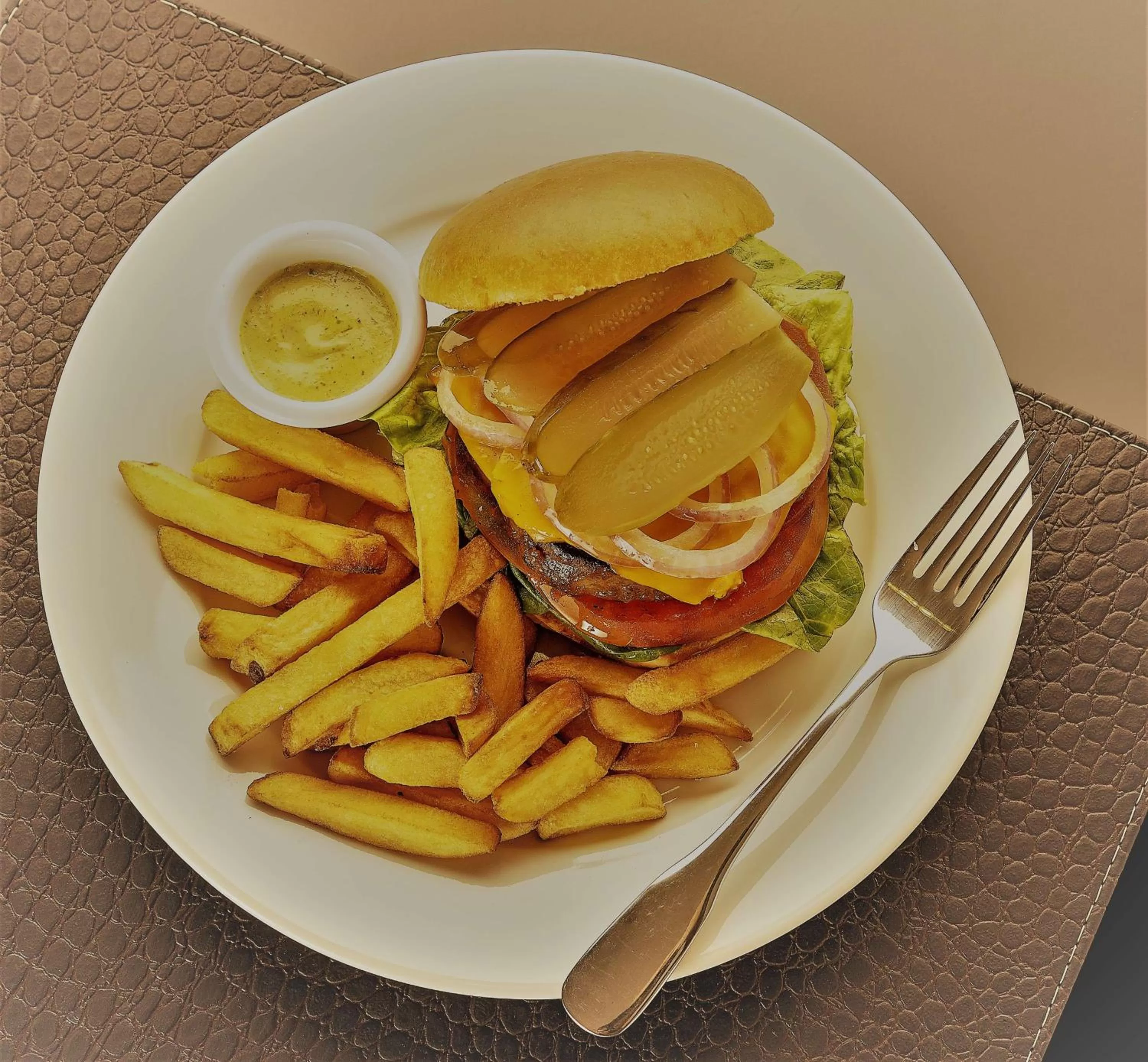 Restaurant/places to eat in Nobile Hotel Estación Central