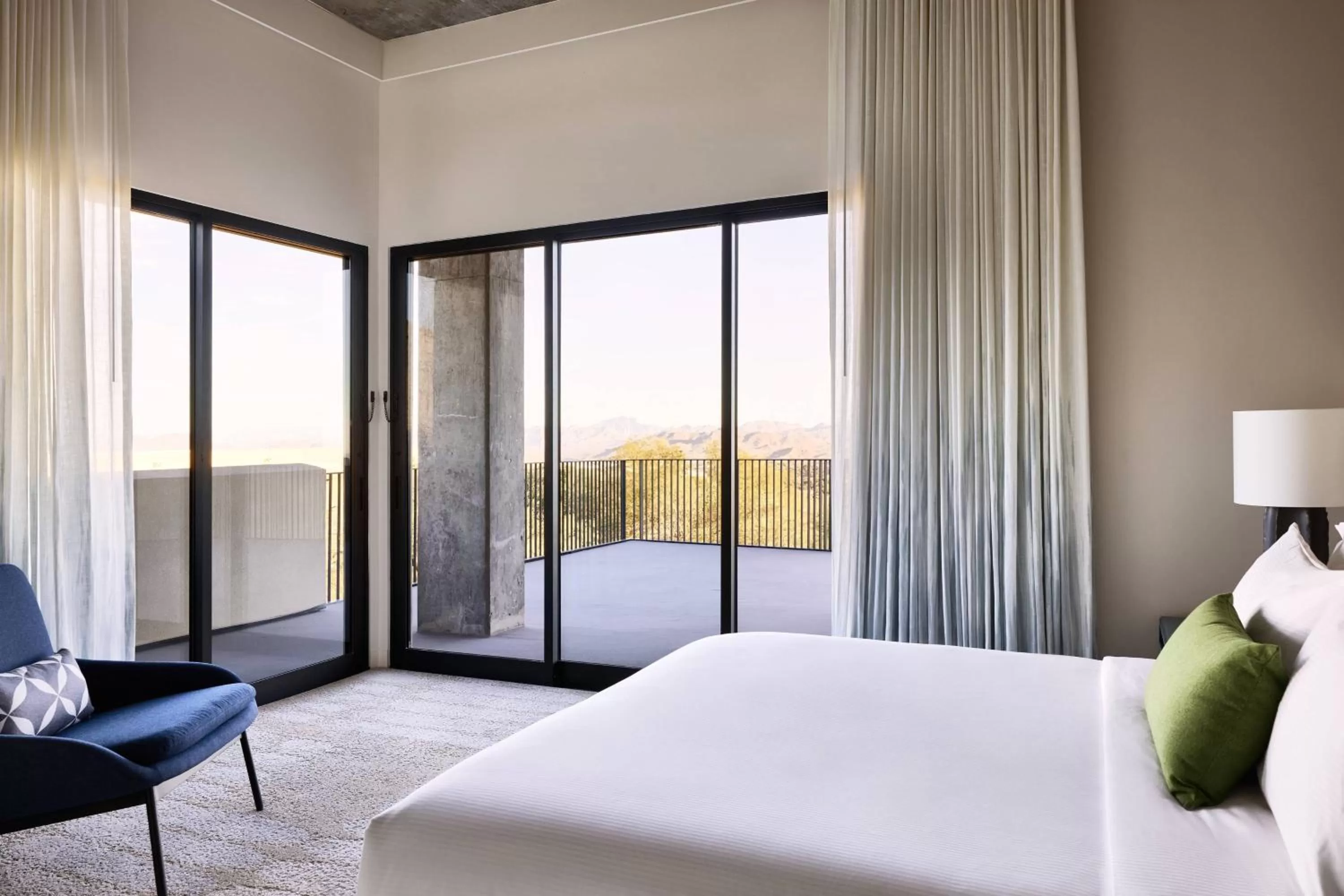 Photo of the whole room, Bed in ADERO Scottsdale Resort, Autograph Collection