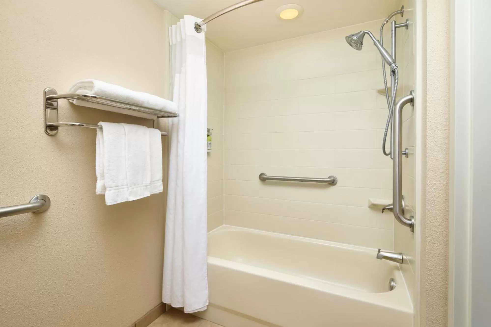 Shower in Holiday Inn Express & Suites Alpharetta by IHG