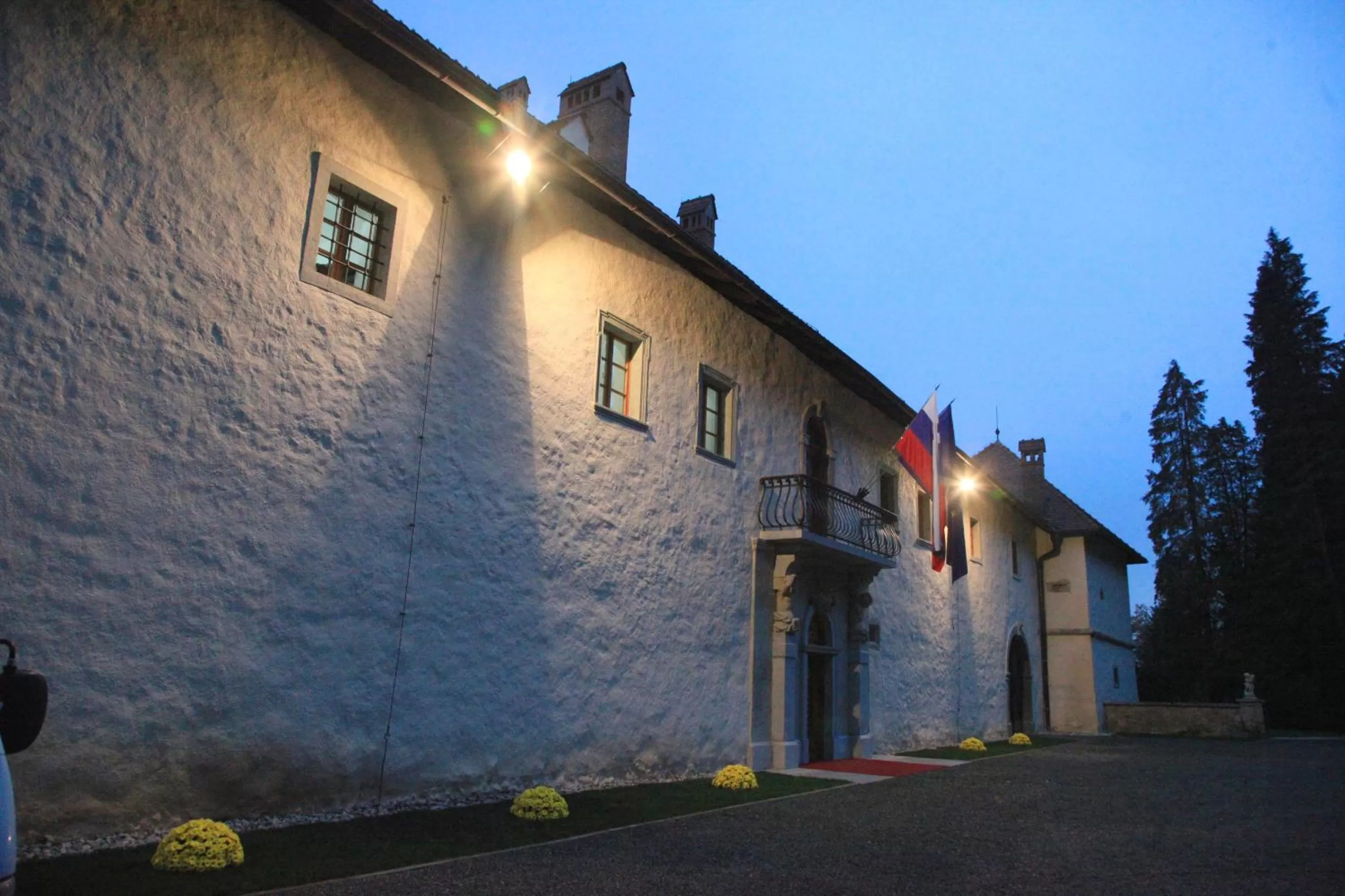 Facade/entrance in Grad Strmol