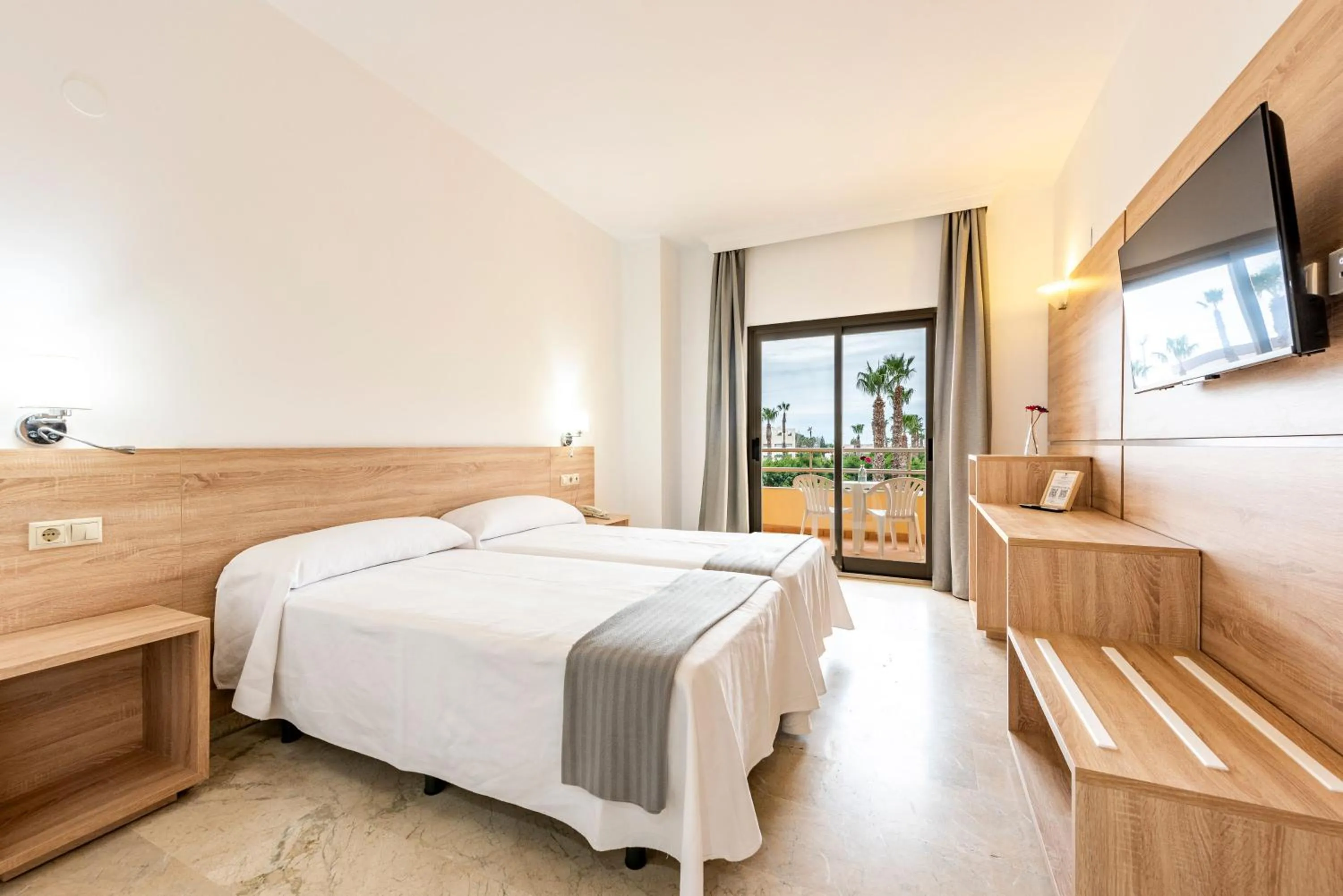 Bed in Hotel Toboso Almuñécar