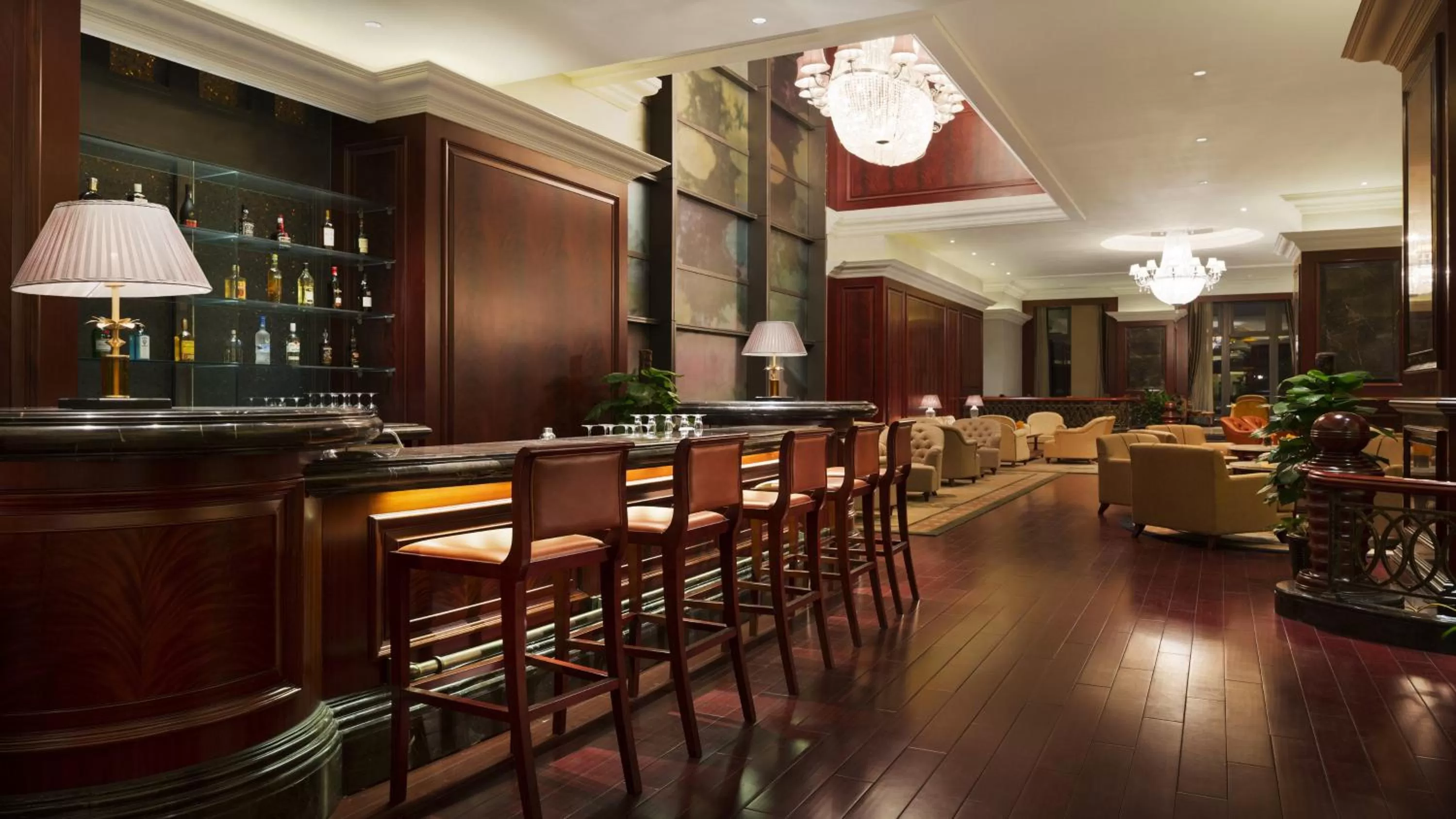 Lounge or bar in InterContinental Shanghai Ruijin by IHG - Downtown Historic Iconic Garden Hotel