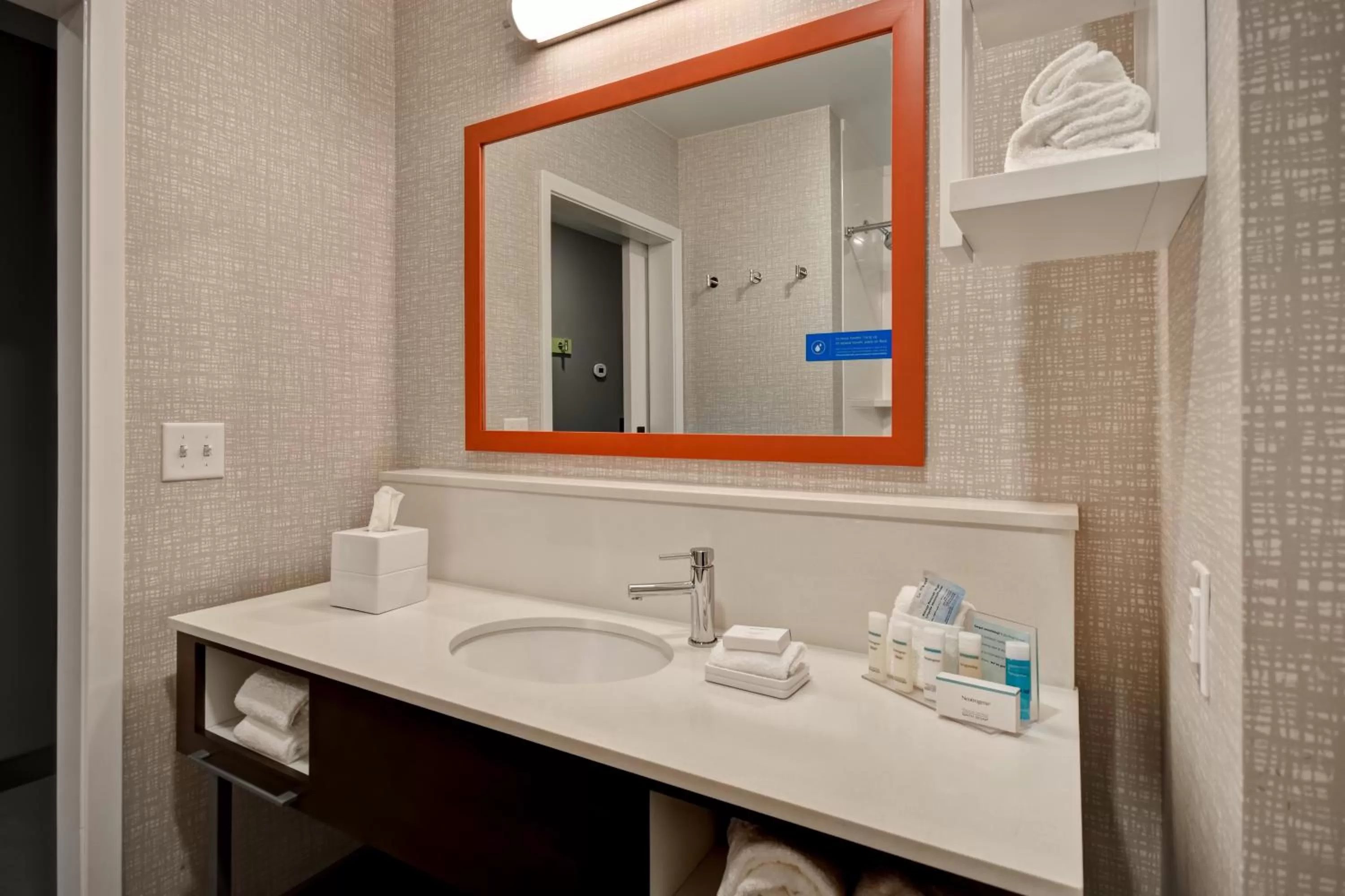 Bathroom in Hampton Inn Pleasant View