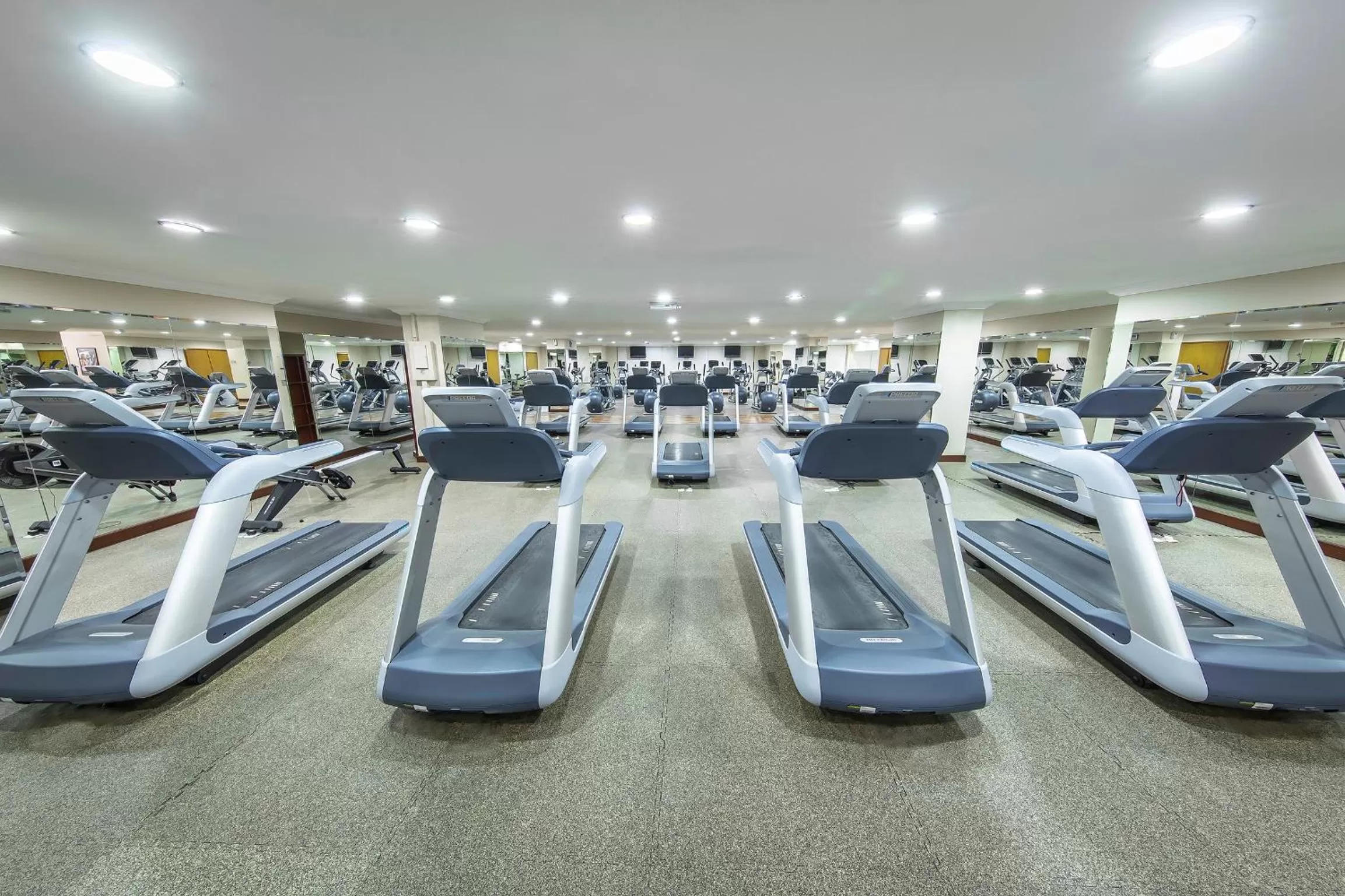 Fitness centre/facilities in Ezdan Hotel West Bay