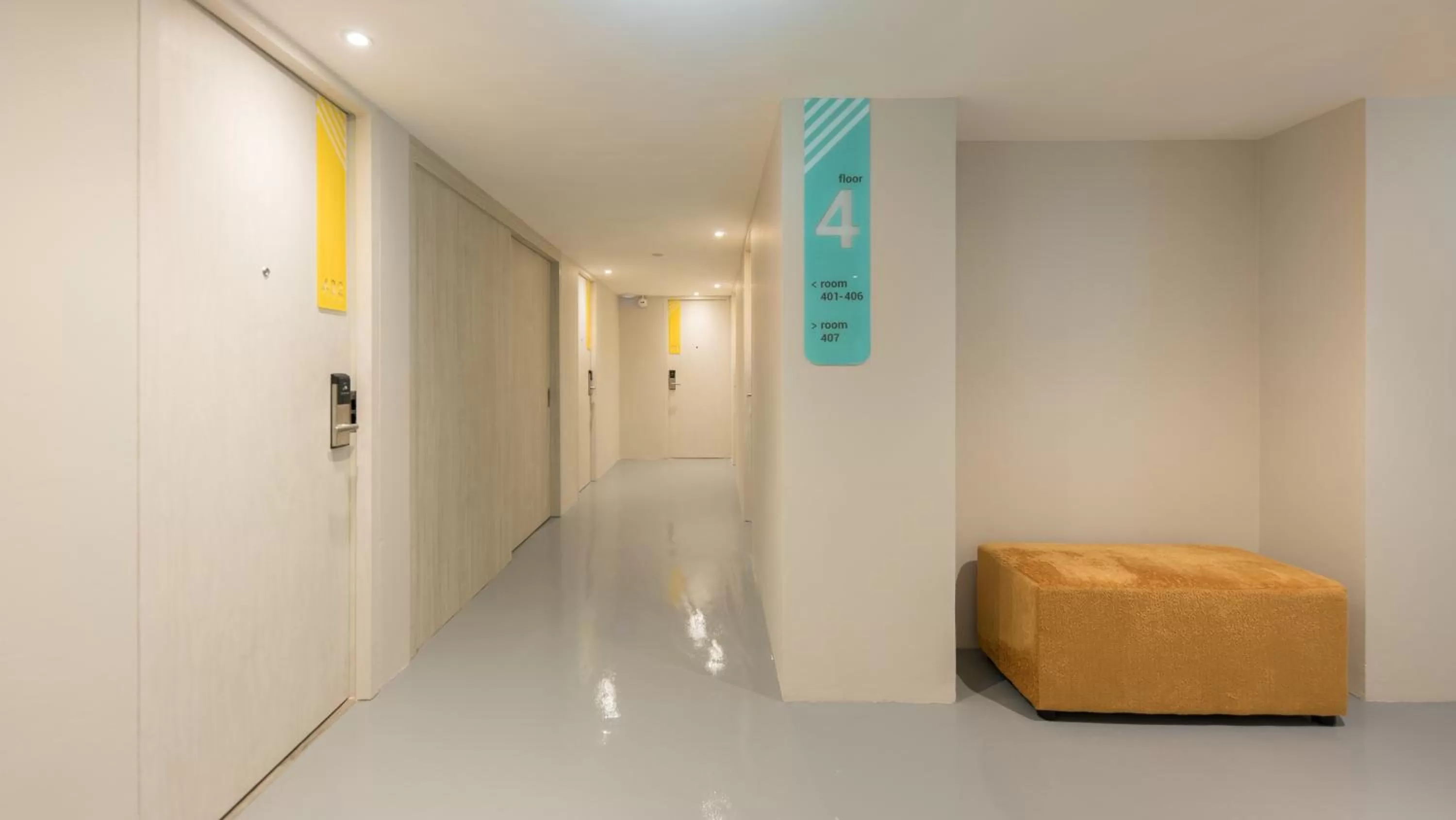 Decorative detail in Yello Rooms Hotel Victory Monument