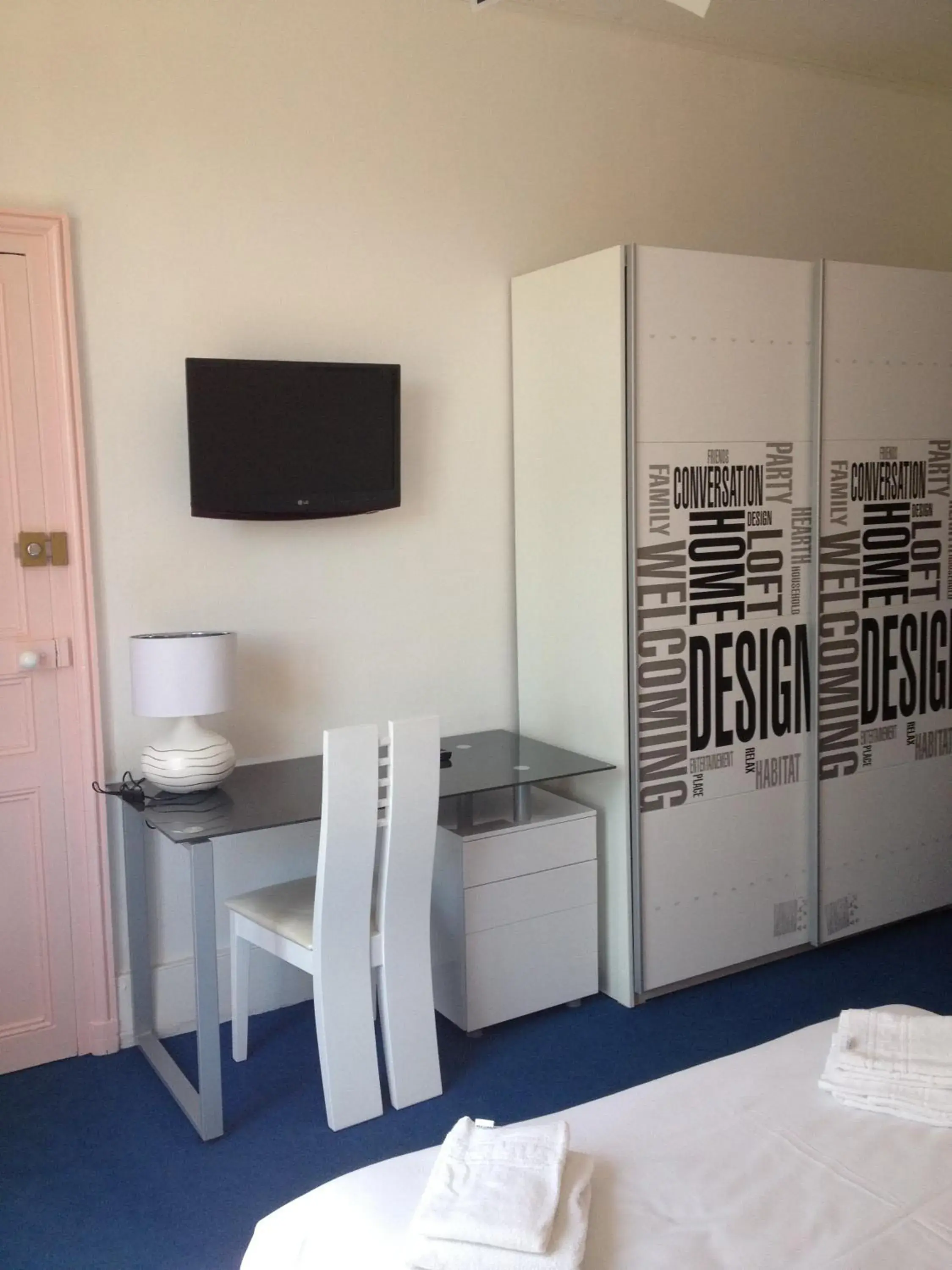 Comfort Double Room - single occupancy in Hotel Couleurs Sud Centre-ville Gare Charleville-Mézières Comfort Double Room - single occupancy in Hotel Couleurs Sud Centre-ville Gare Charleville-Mézières