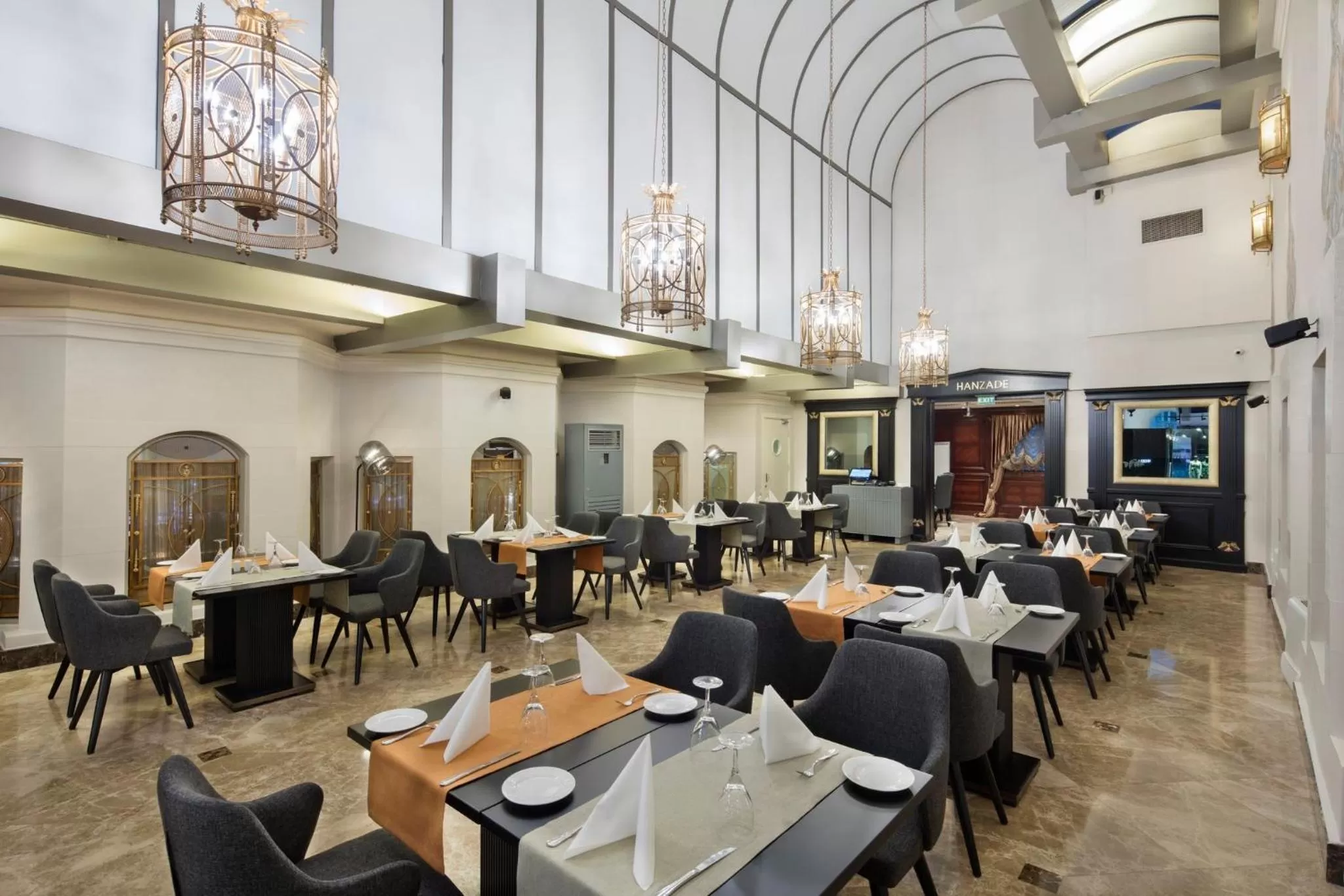 Restaurant/places to eat in Crowne Plaza Istanbul - Old City by IHG