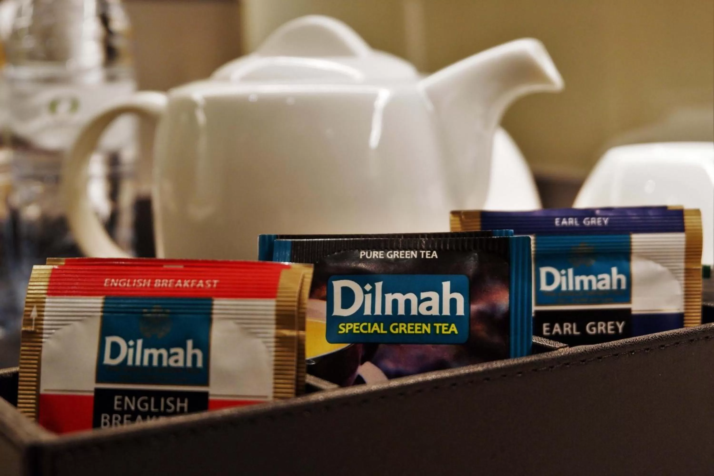 Coffee/tea facilities in Oakwood Hotel & Residence Surabaya