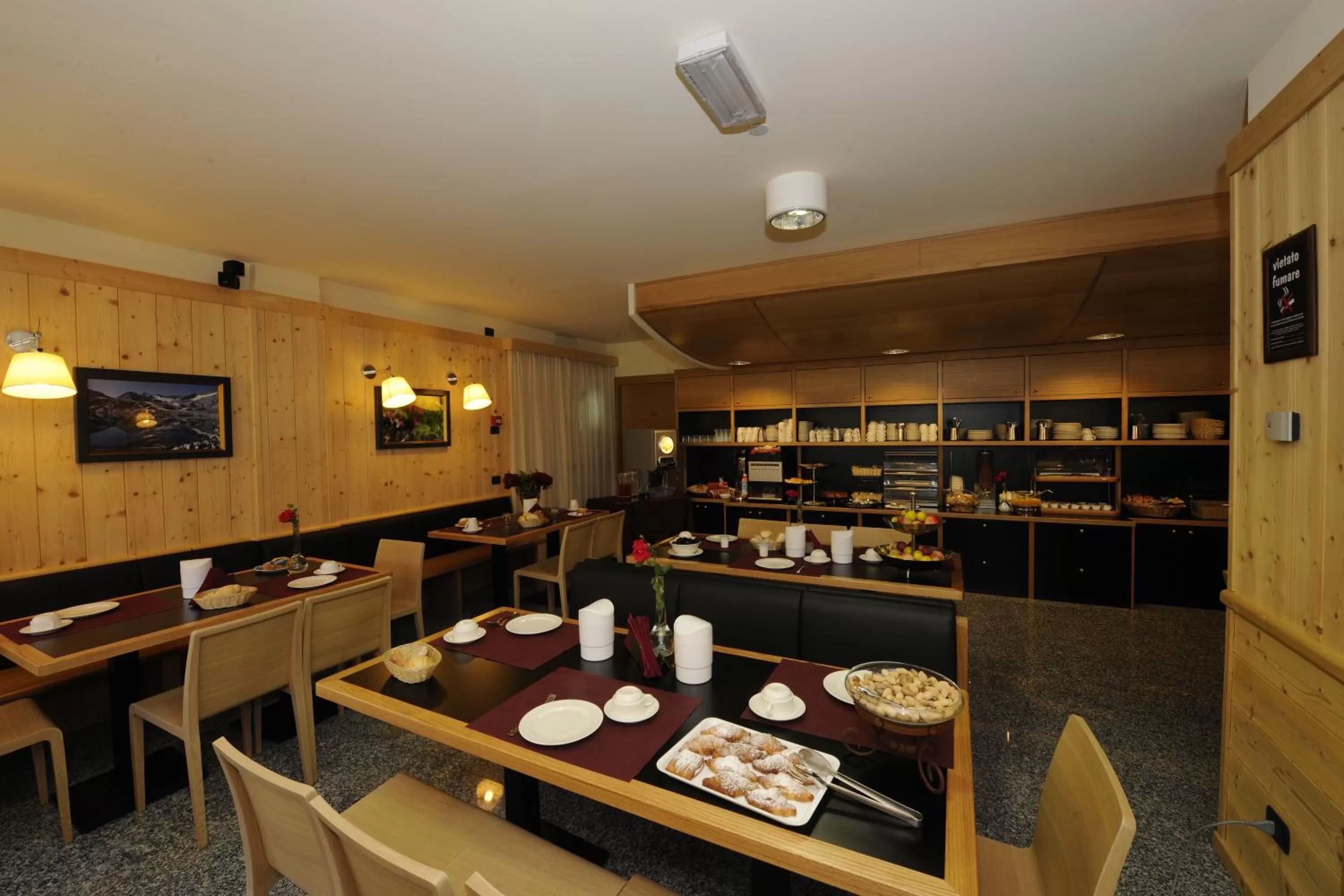 Breakfast in Hotel Garni Pegrà