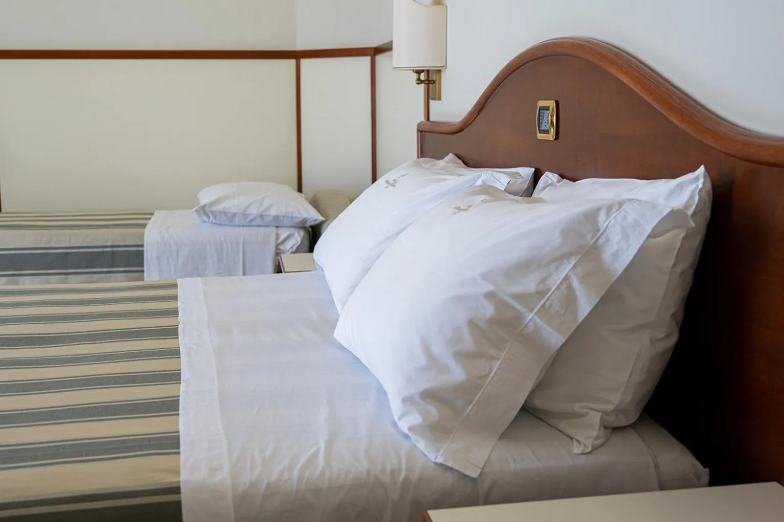 Bed in Hotels Vidi Miramare & Delfino