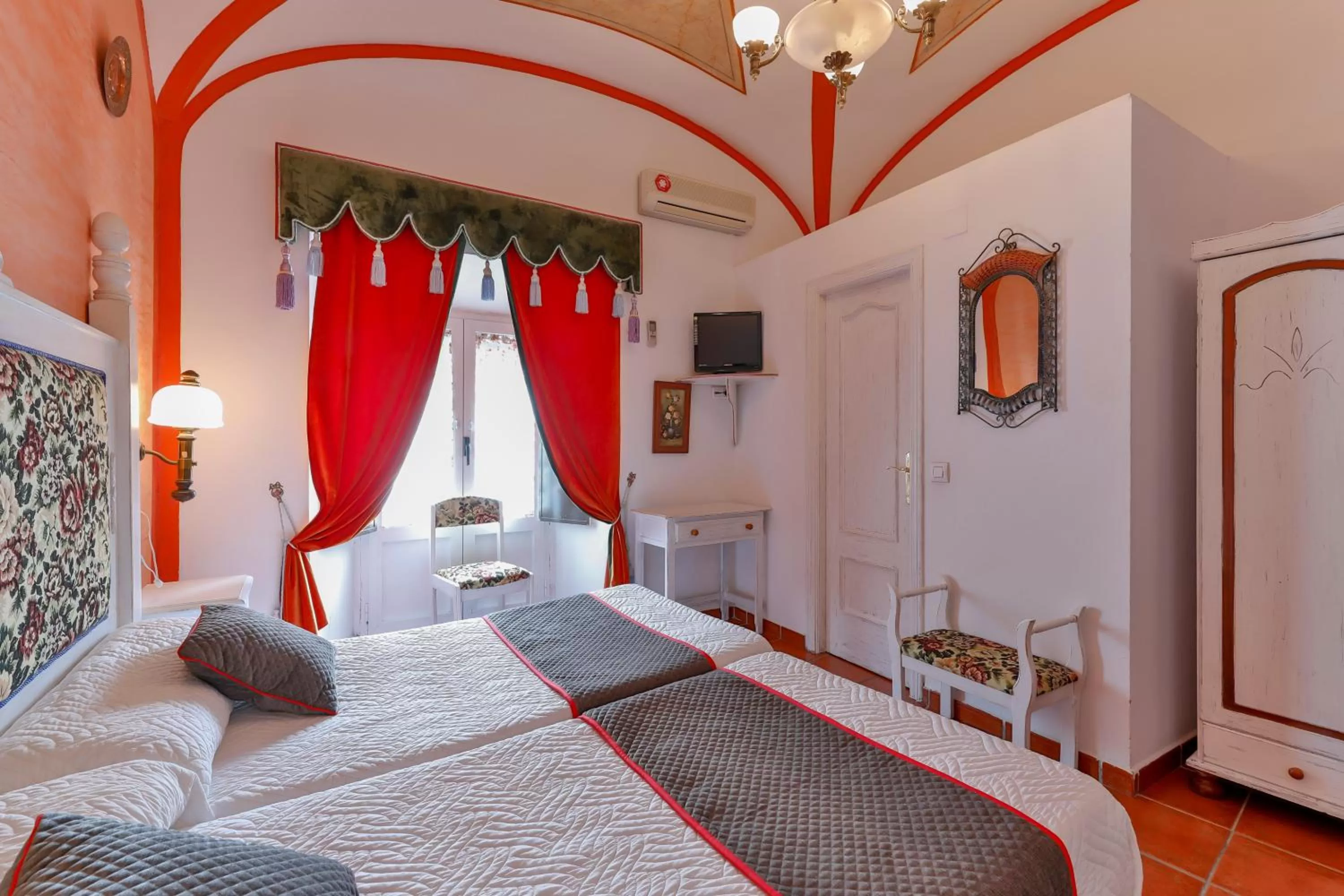 Bedroom, Bed in Hotel Las Palmeras by Vivere Stays