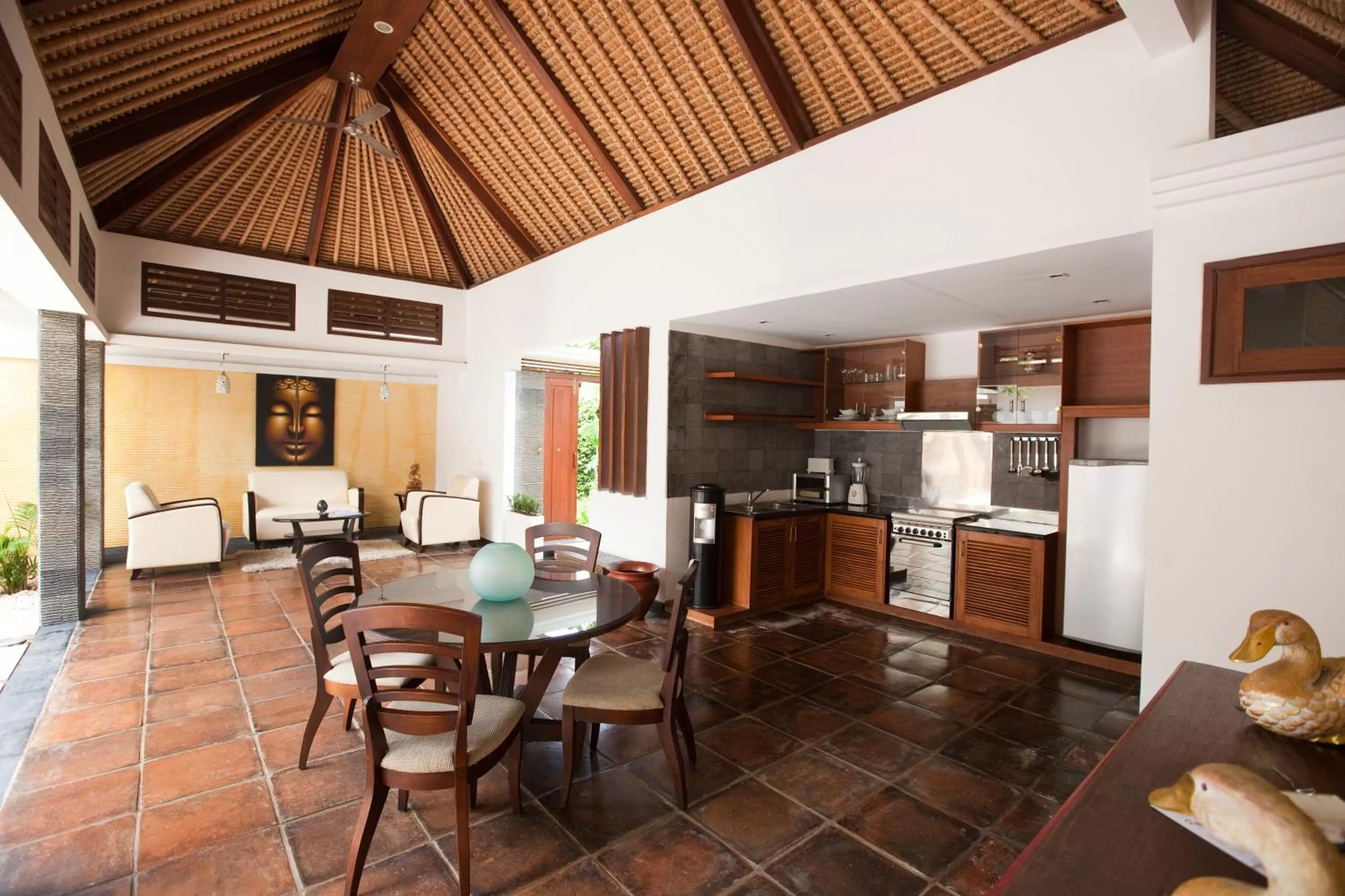 Kitchen or kitchenette in Puri Mas Boutique Resort & Spa