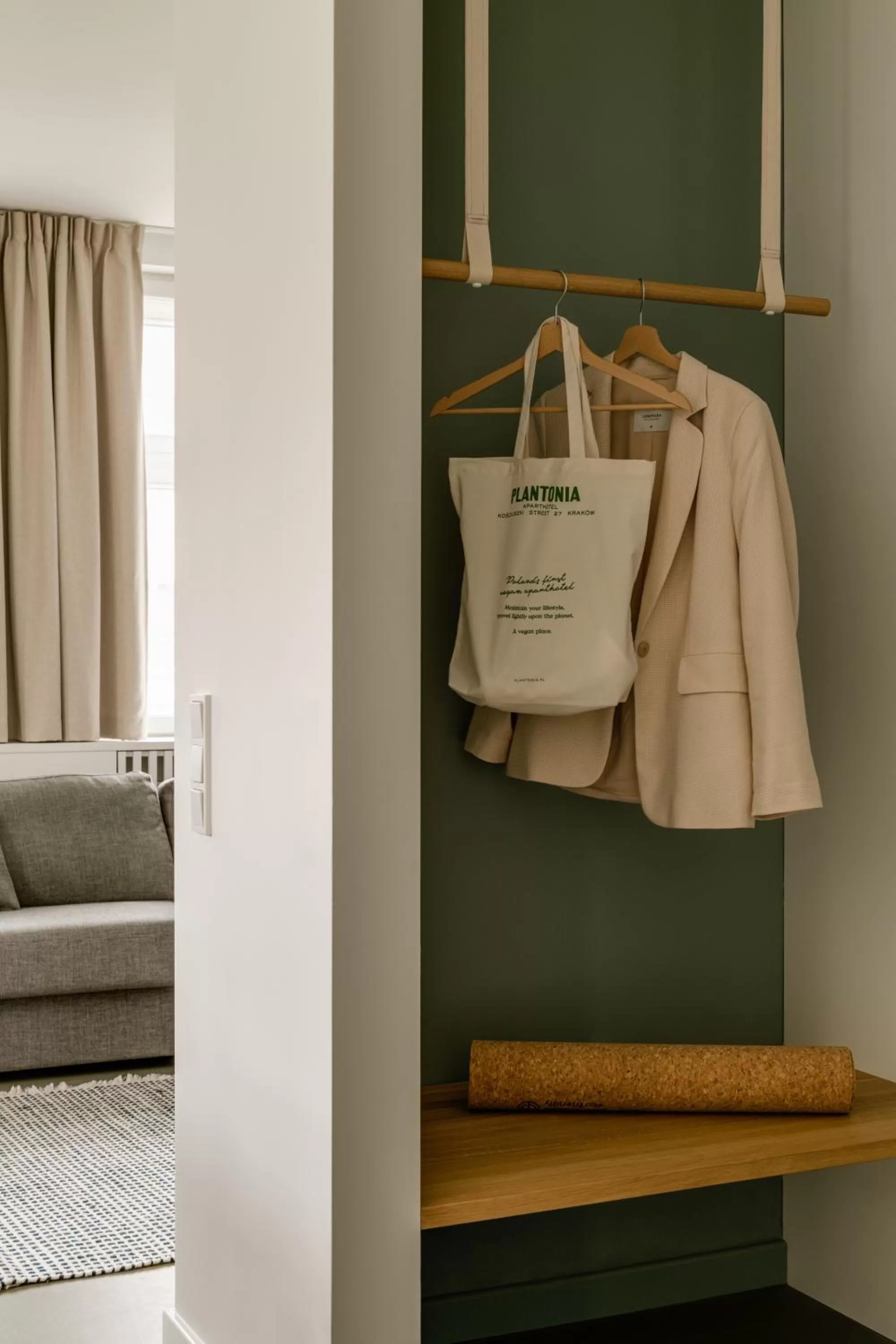 wardrobe in PLANTONIA Aparthotel