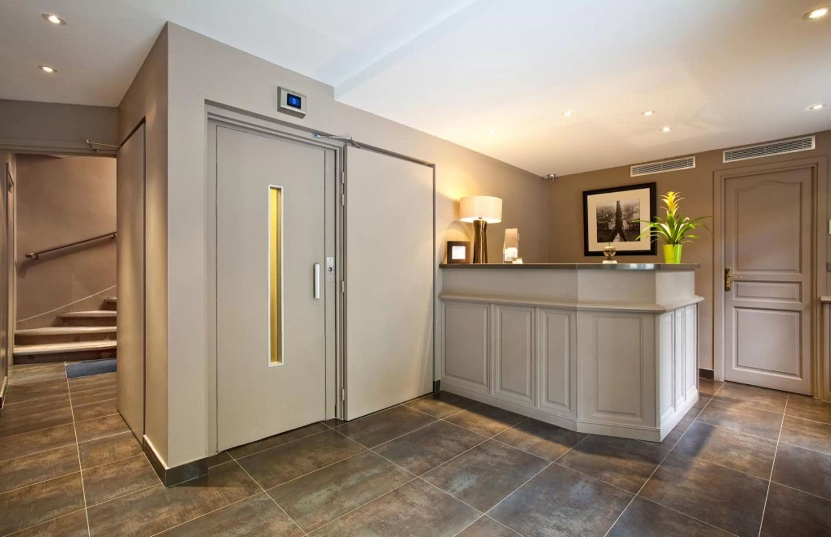 Lobby or reception in Hôtel Du Printemps