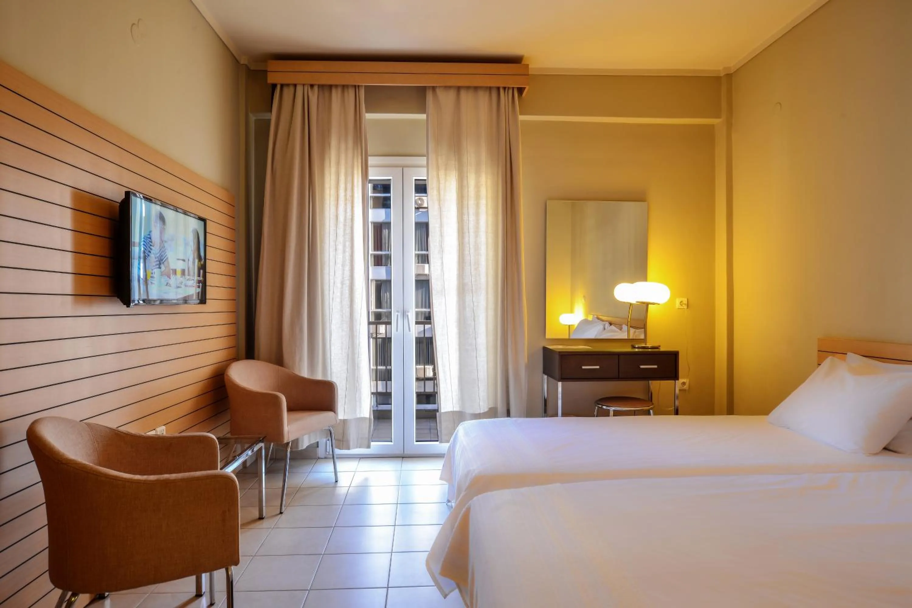 TV and multimedia, Bed in Astoria Hotel Thessaloniki