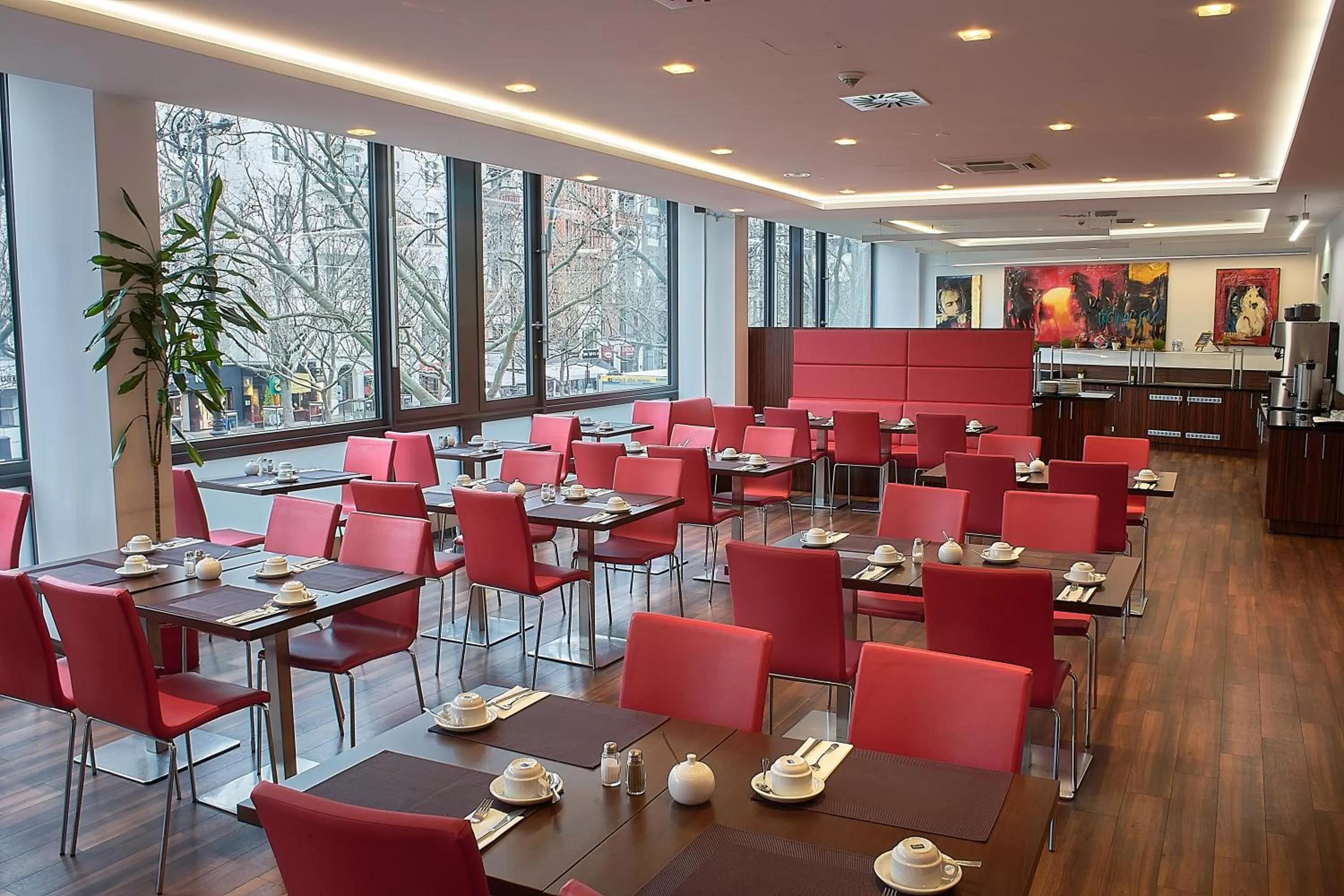 Restaurant/places to eat in Best Western Plus Plaza Berlin Kurfürstendamm